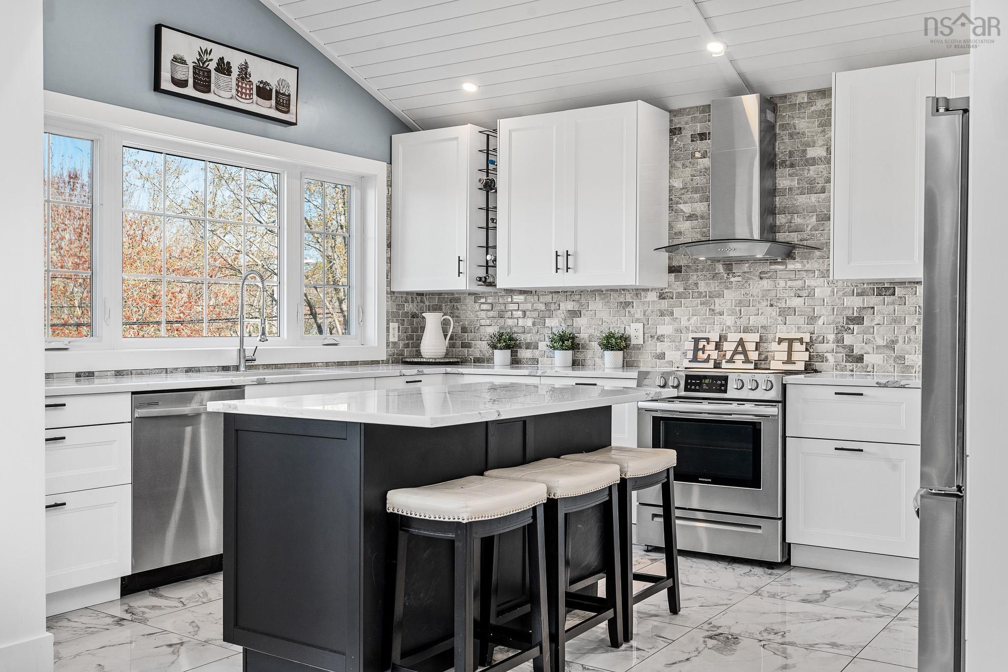 $779,990.00: 704 Waverley Road, Dartmouth