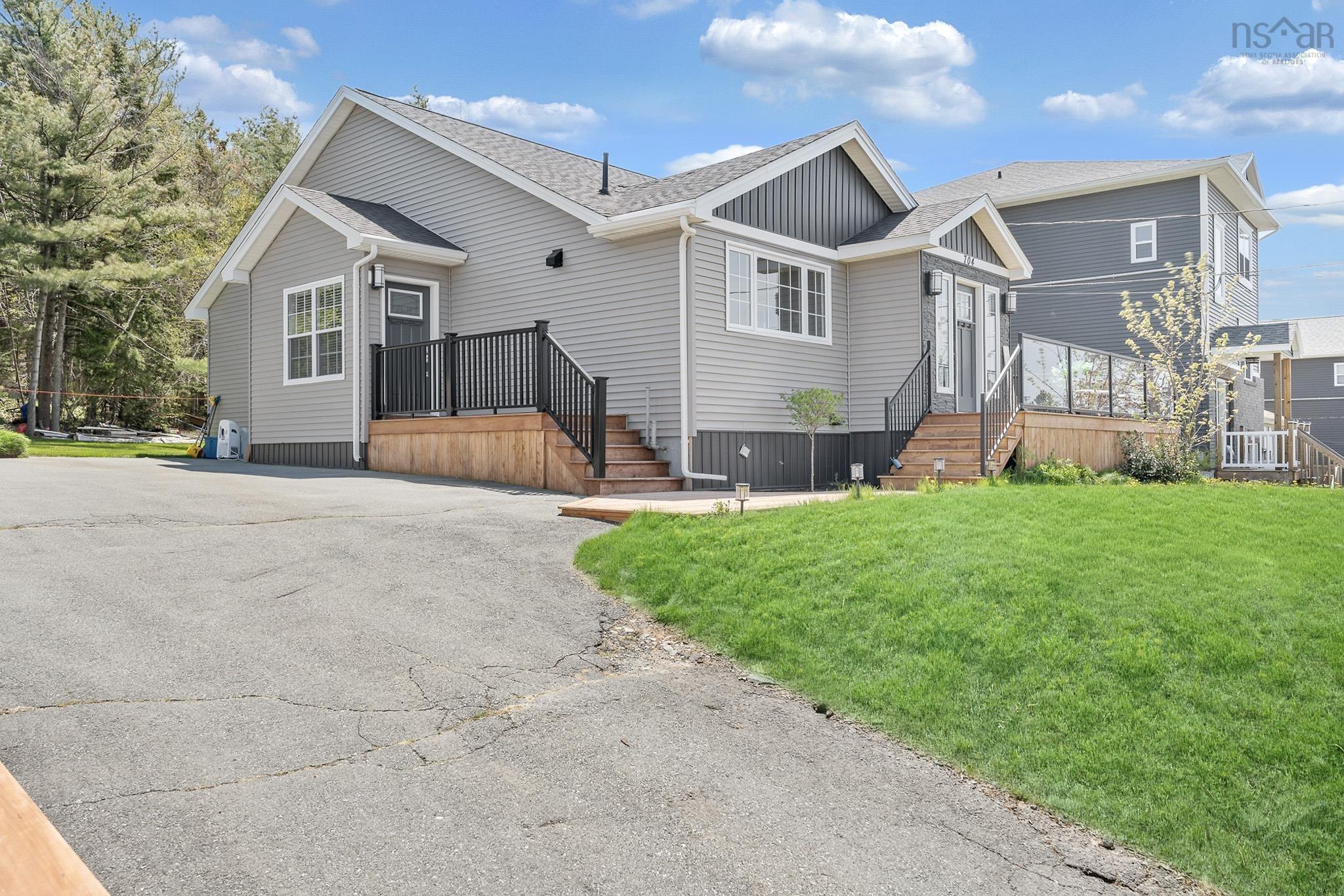 $779,990.00: 704 Waverley Road, Dartmouth