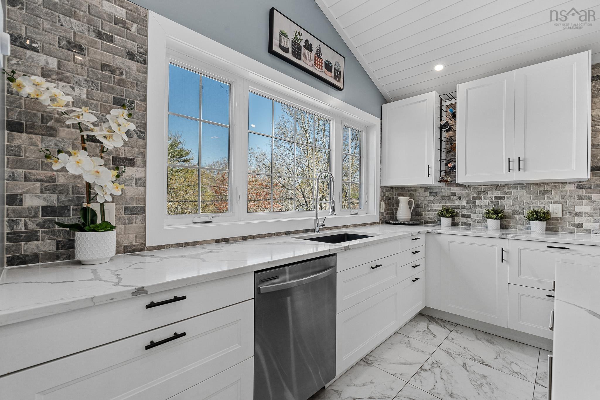 $779,990.00: 704 Waverley Road, Dartmouth