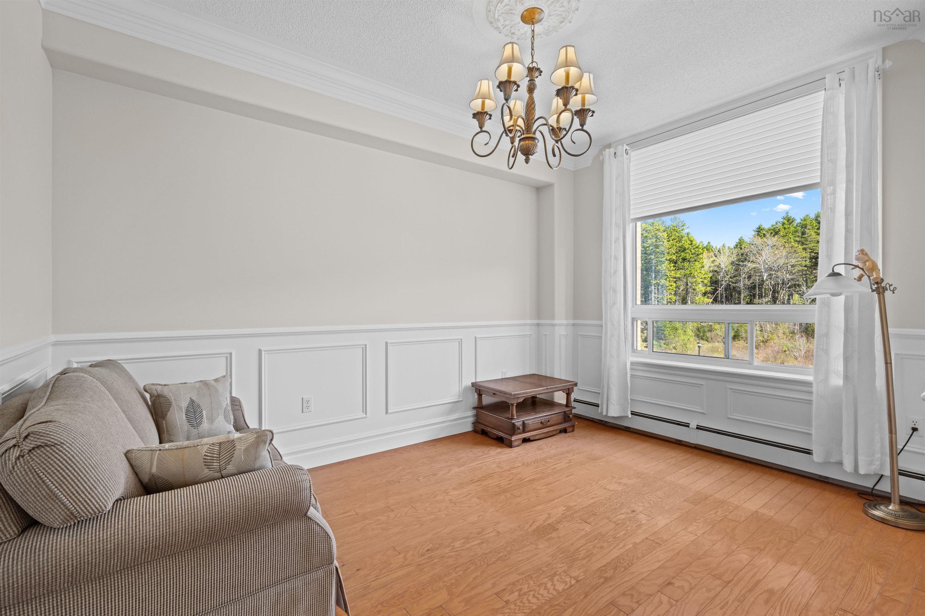 $495,000.00: 302 10 Regency Park Drive, Clayton Park