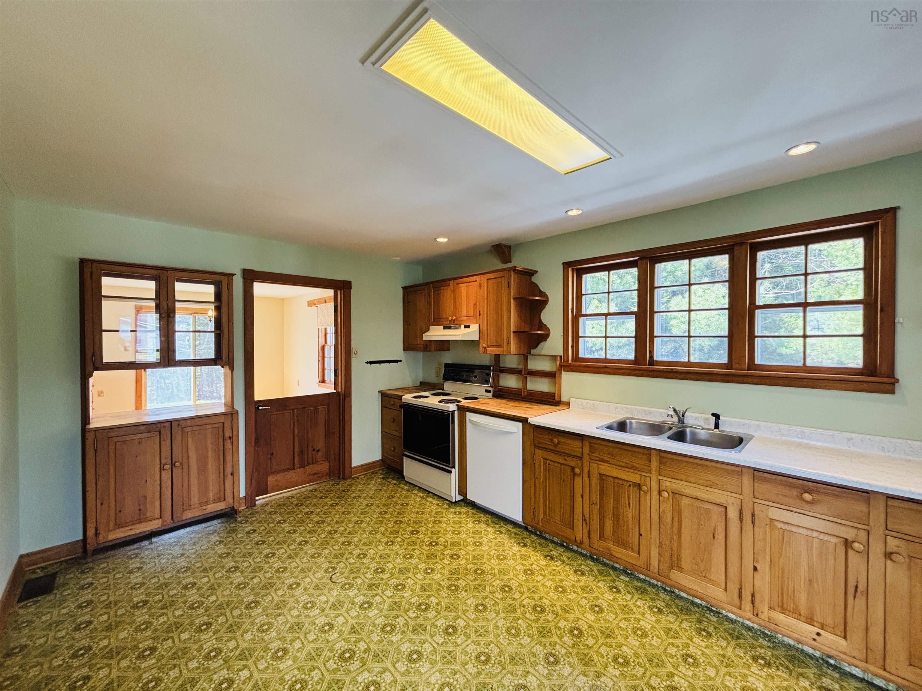 $384,900.00: 2785 Ohio East Road, St. Joseph