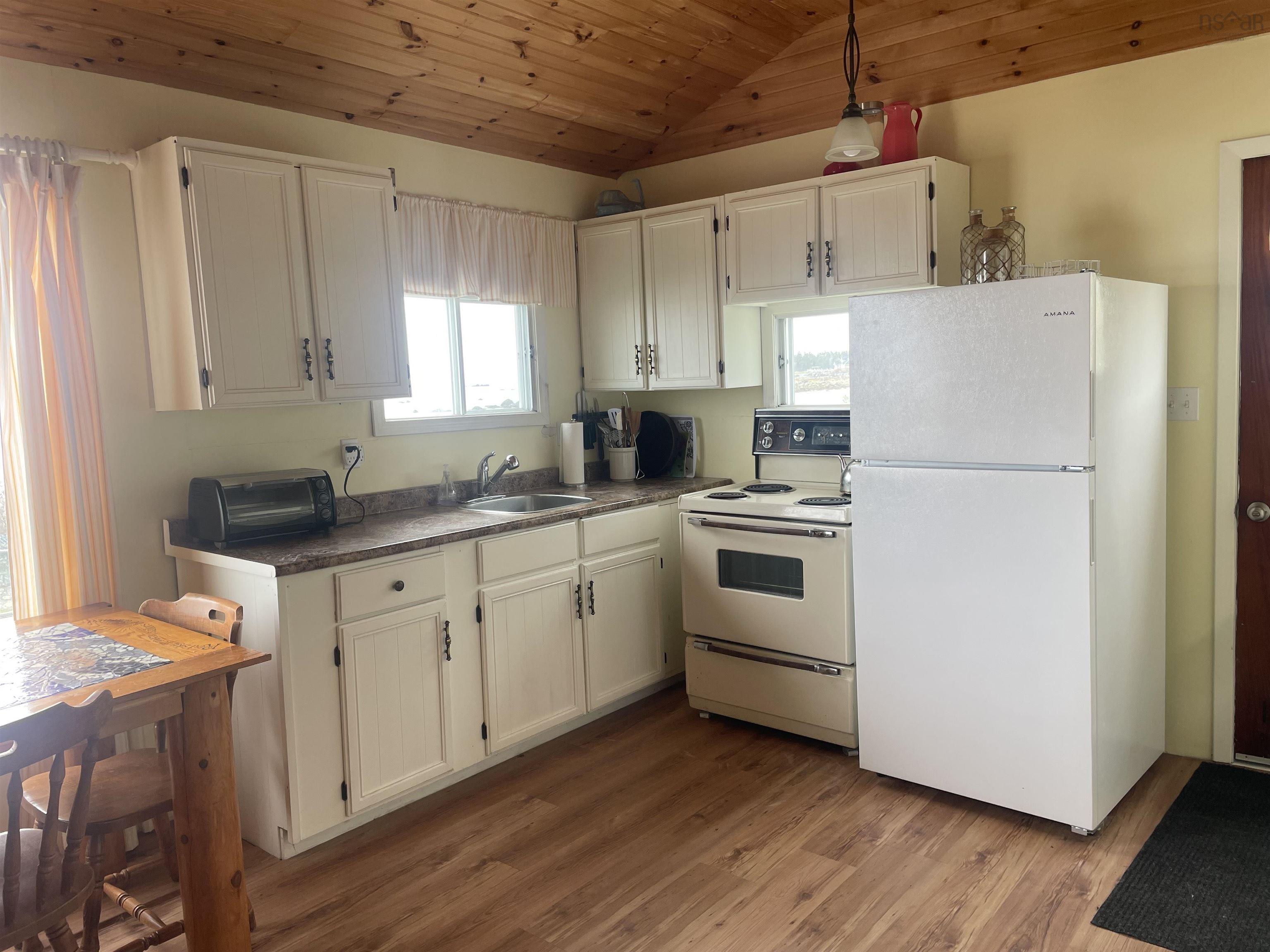 $525,000.00: 47 Cabin Road, North East Point
