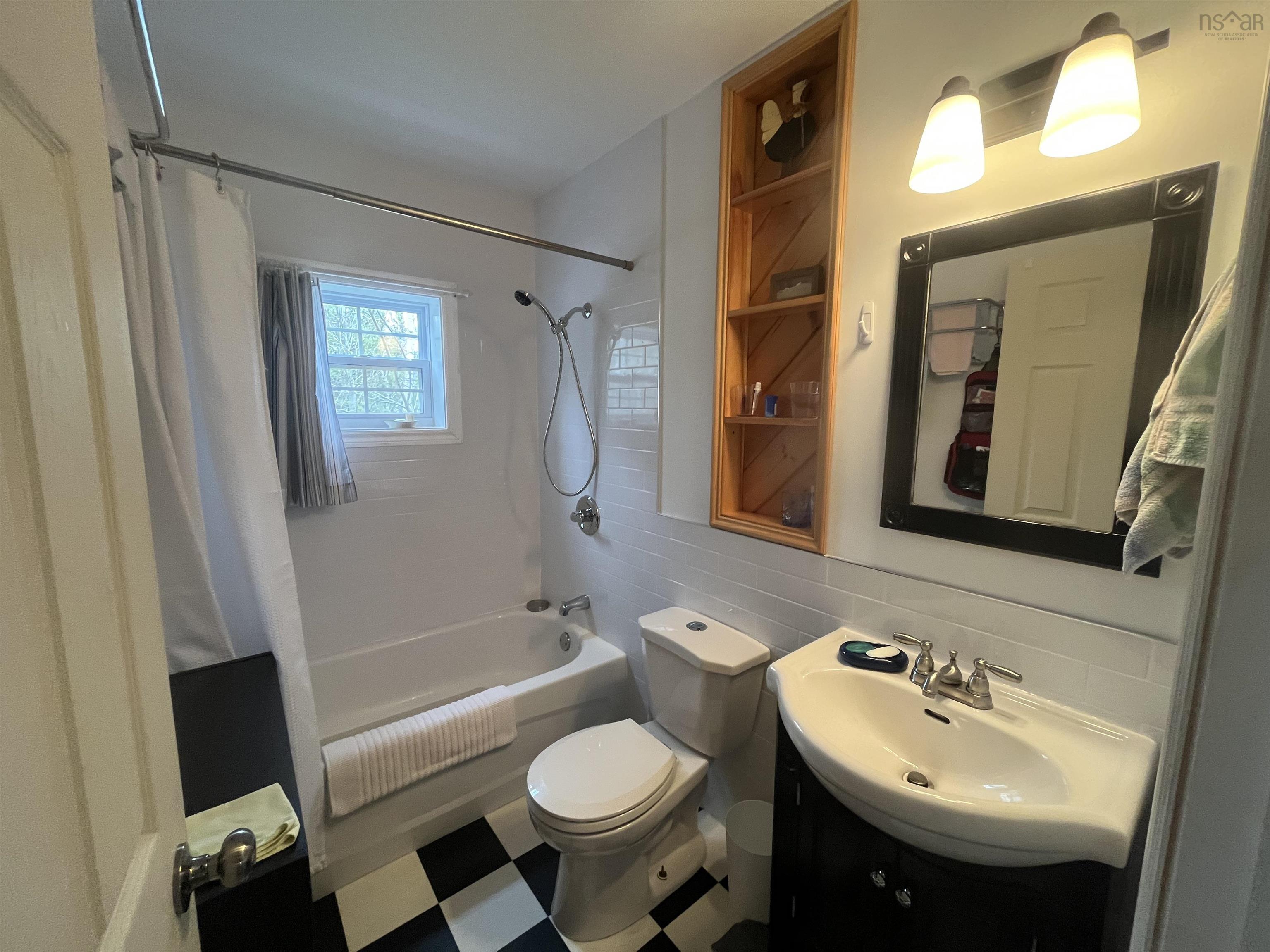 $199,000.00: 2376 West Bay Road, Dundee