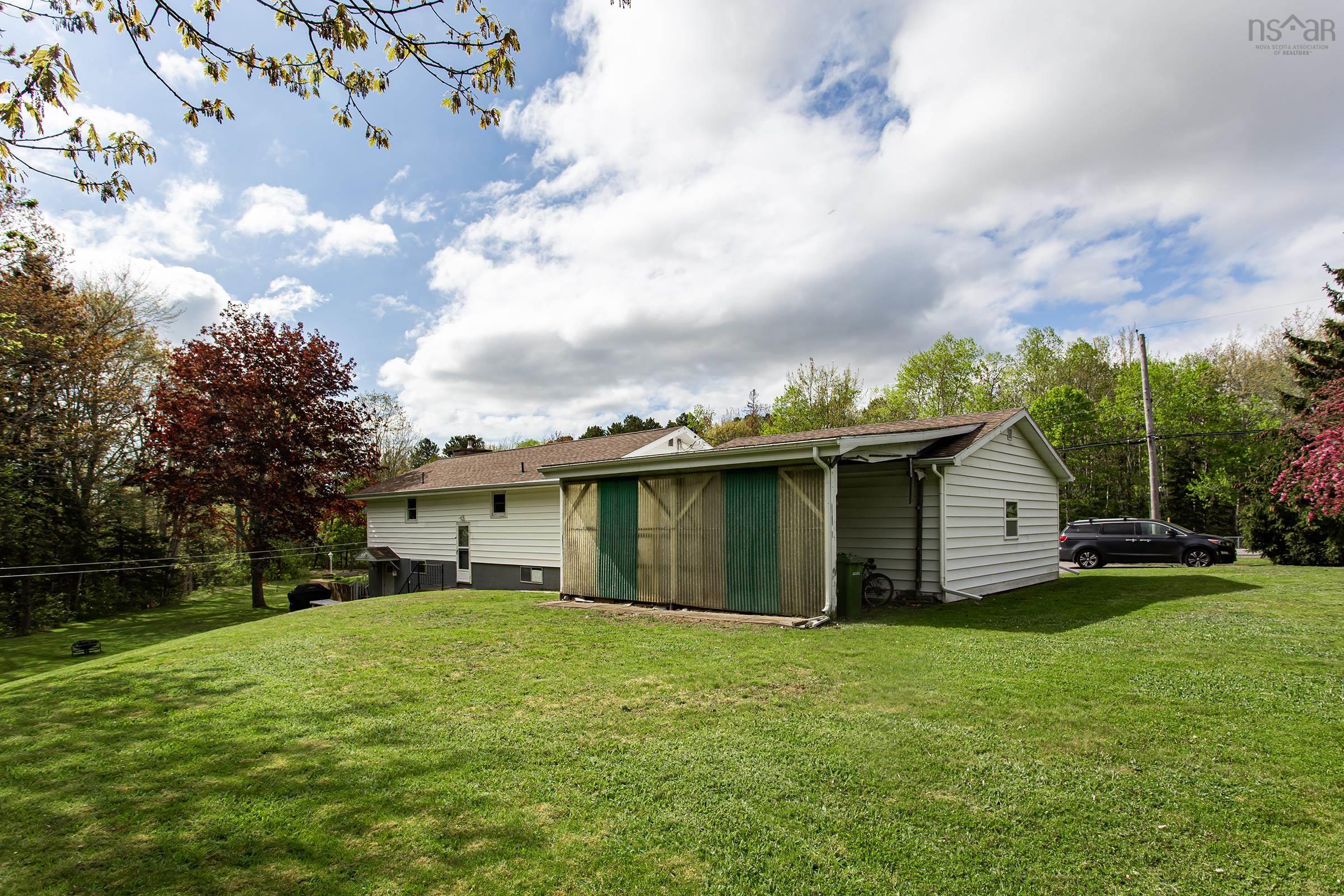 $409,000.00: 1528 Highway 201, South Greenwood