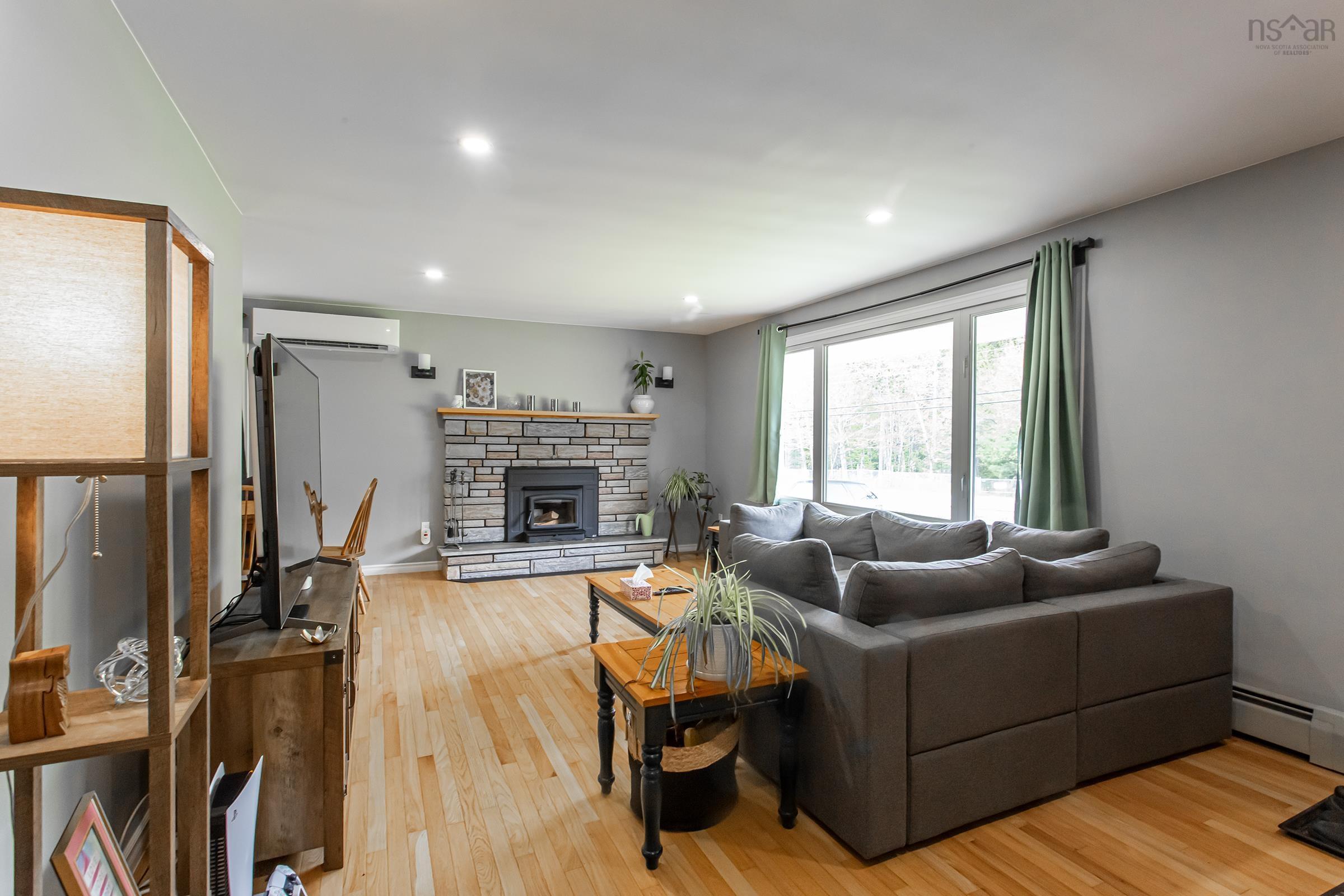 $409,000.00: 1528 Highway 201, South Greenwood