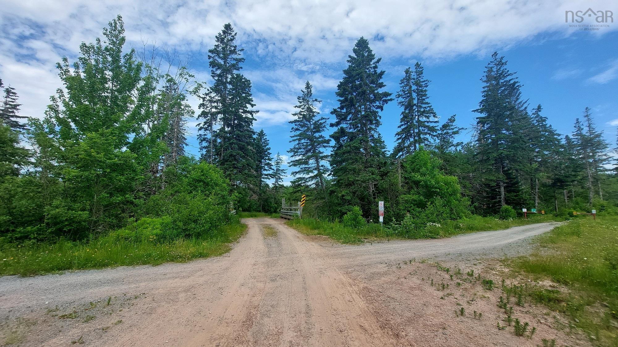 $89,000.00: 197 + / - Back Road, Thibeauville