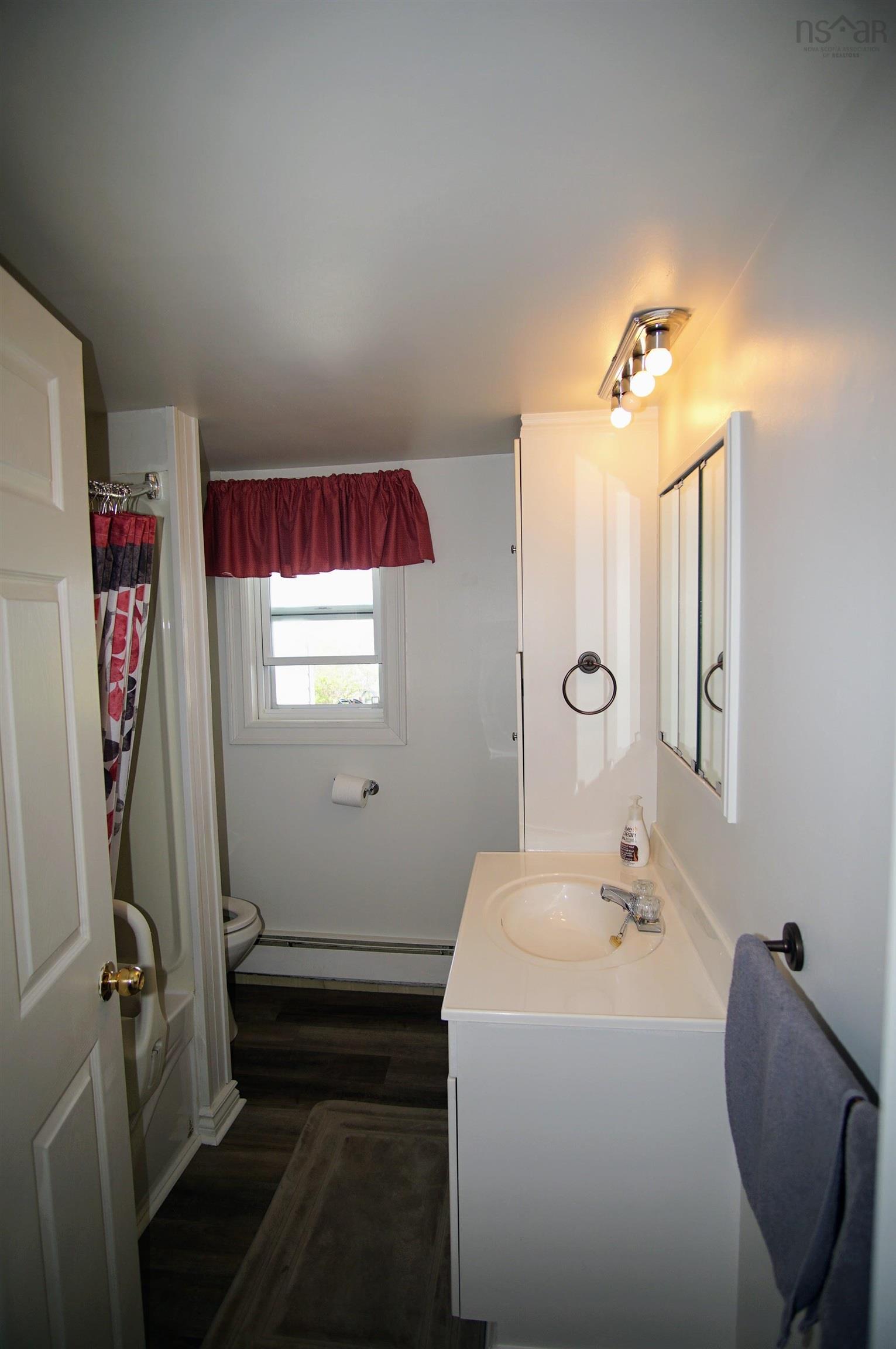 $309,000.00: 84 George Street, Shelburne