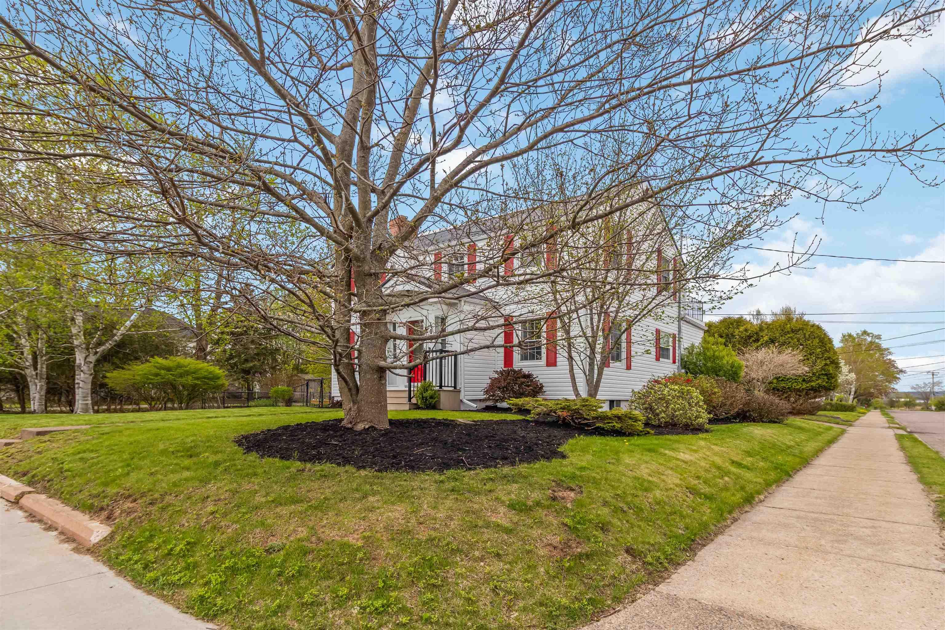 $575,000.00: 401 Robie Street, Truro