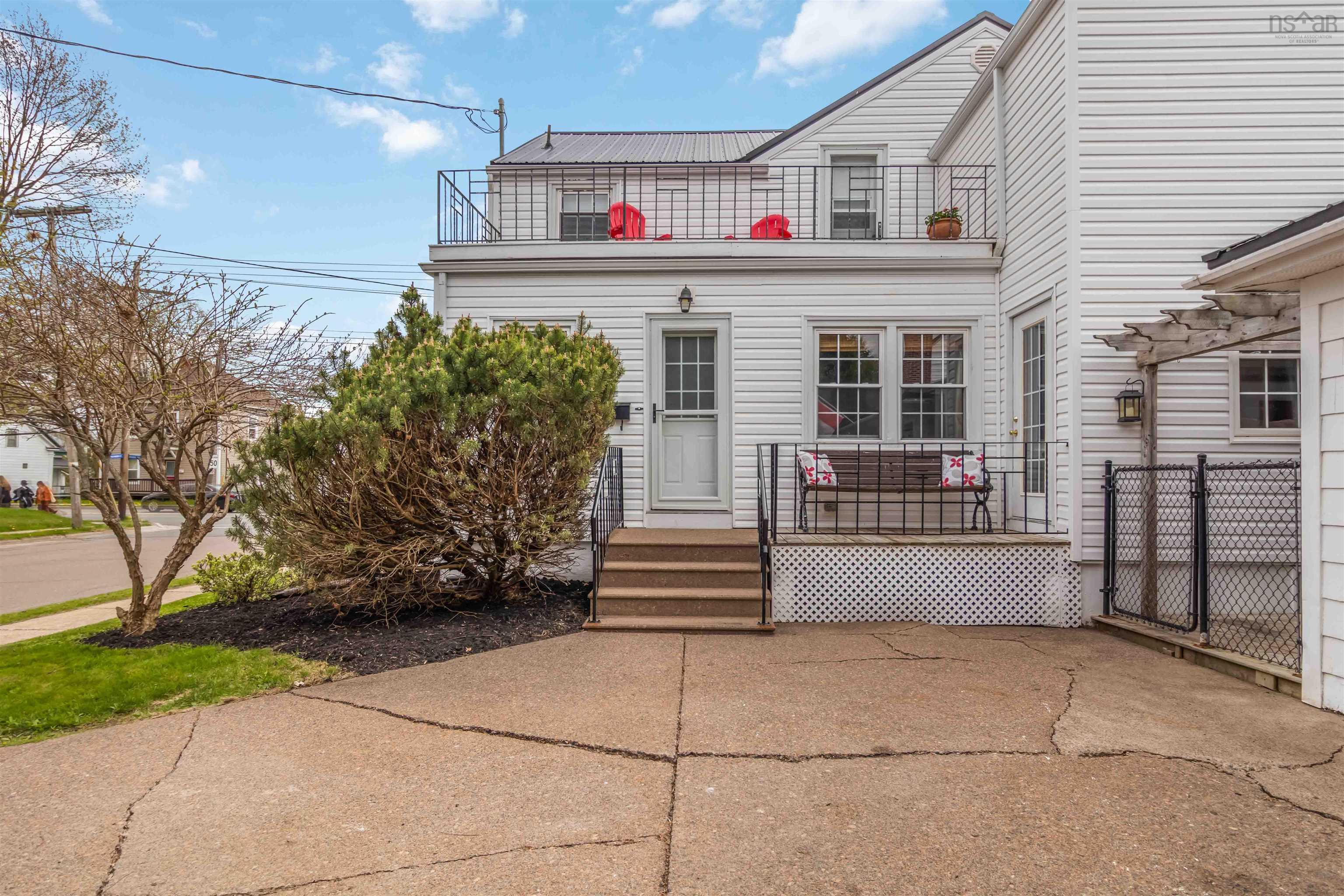 $575,000.00: 401 Robie Street, Truro