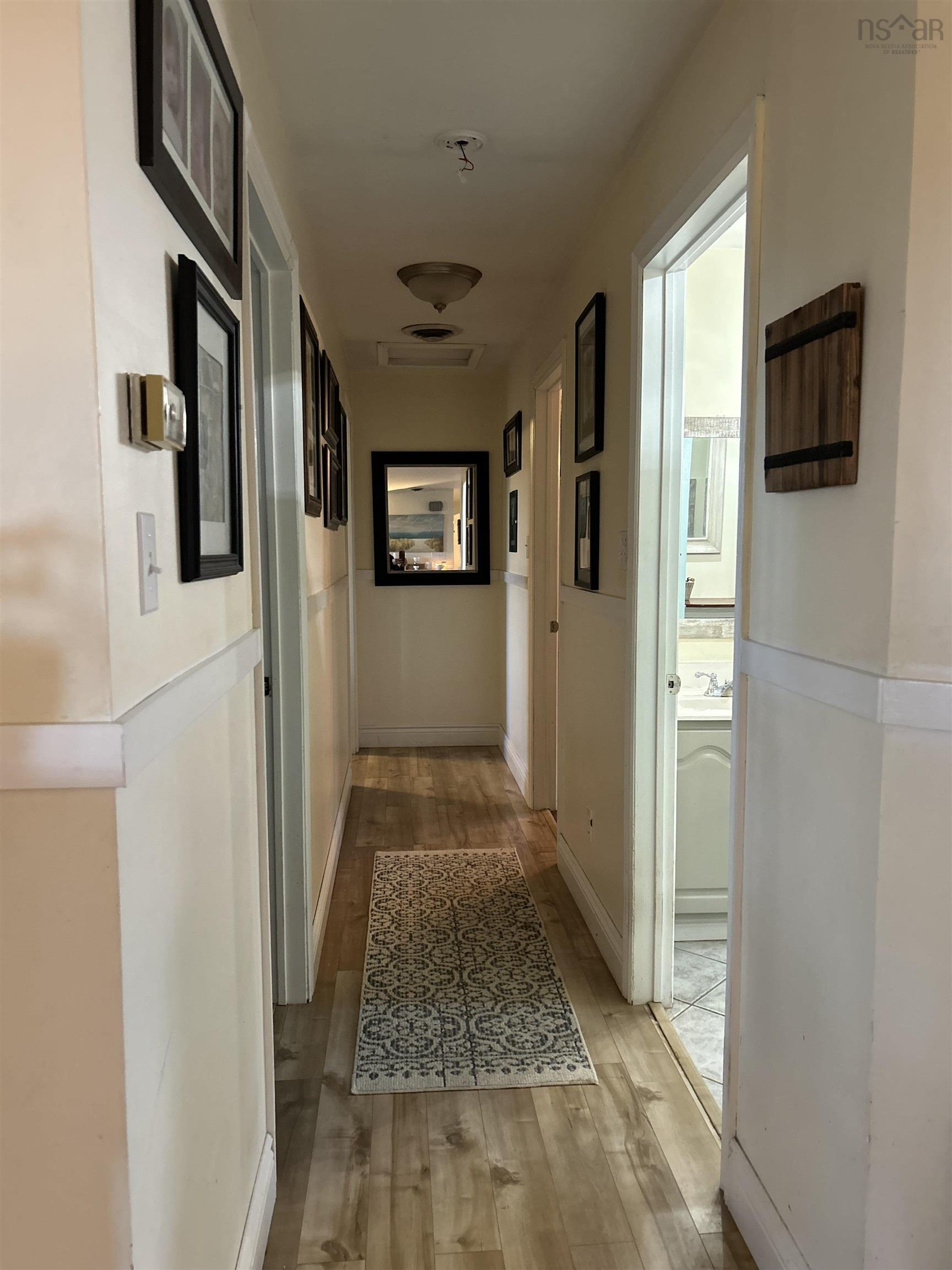 $375,000.00: 94 Parkland Place, Dalem Lake