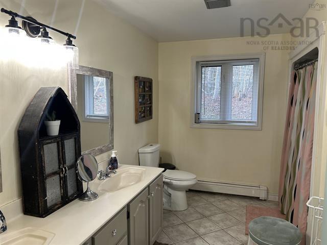 $375,000.00: 94 Parkland Place, Dalem Lake