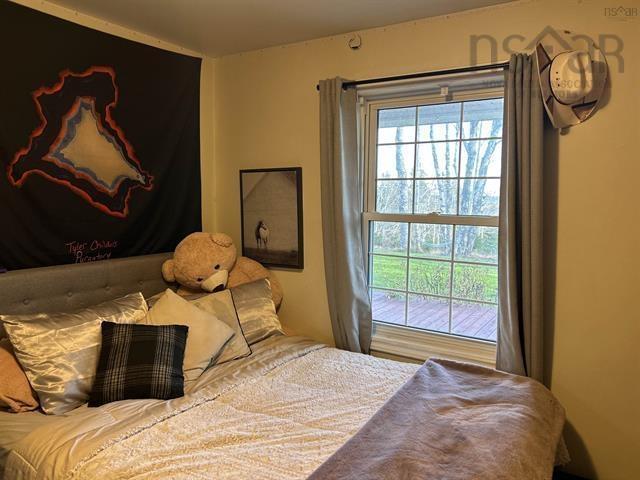 $375,000.00: 94 Parkland Place, Dalem Lake