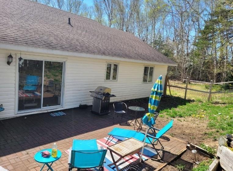 $375,000.00: 94 Parkland Place, Dalem Lake
