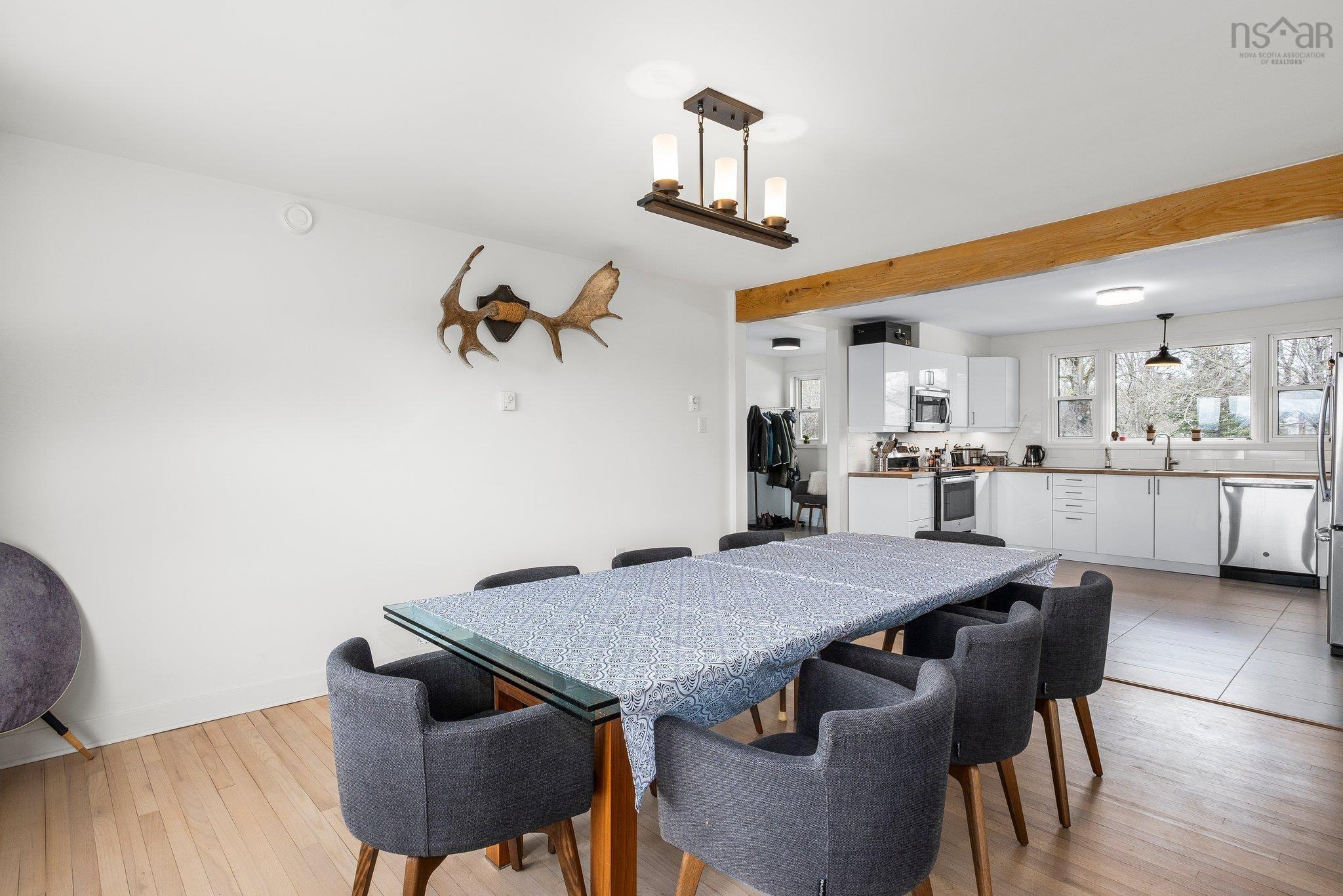$995,000.00: 10165 Highway 1, Greenwich