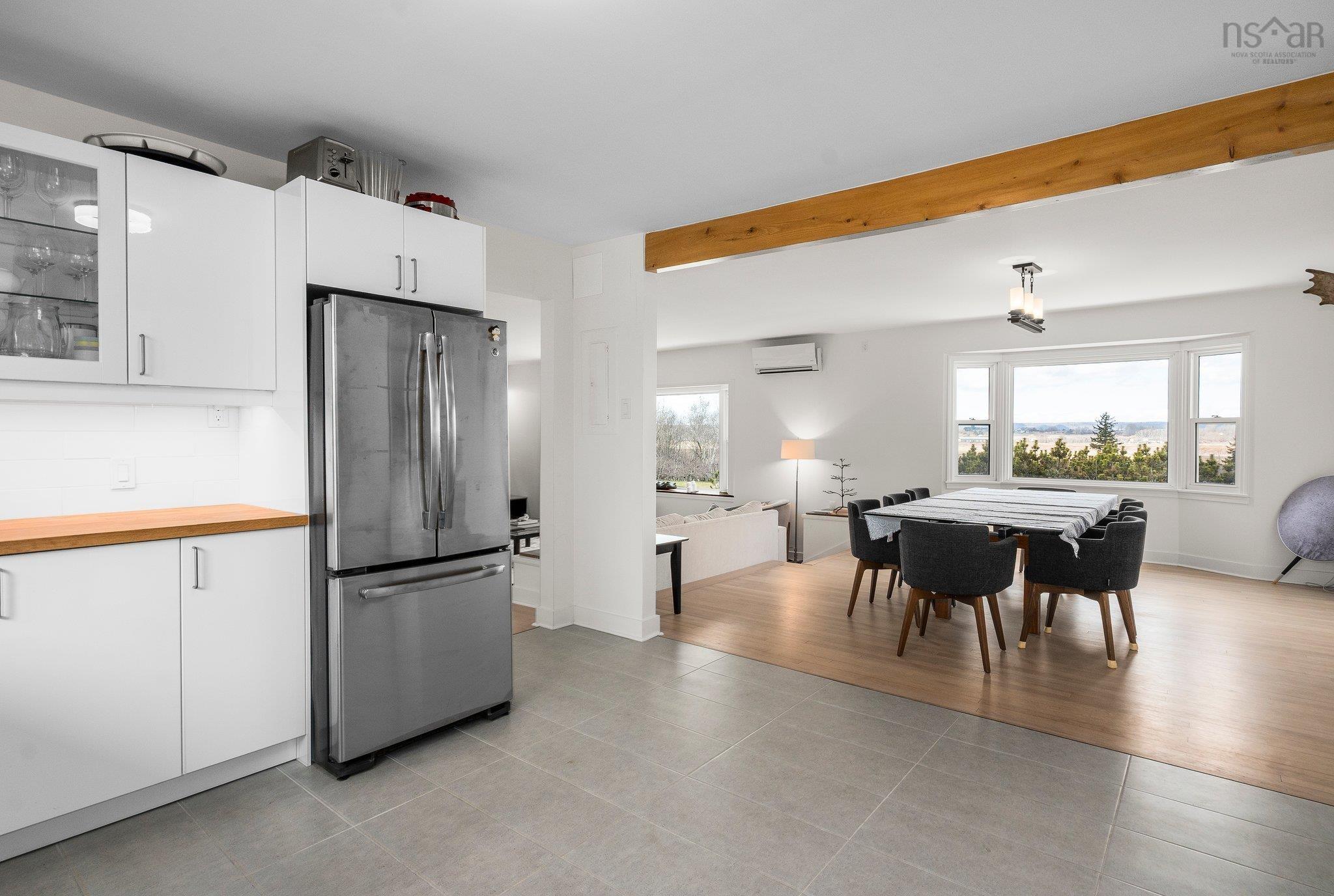 $995,000.00: 10165 Highway 1, Greenwich