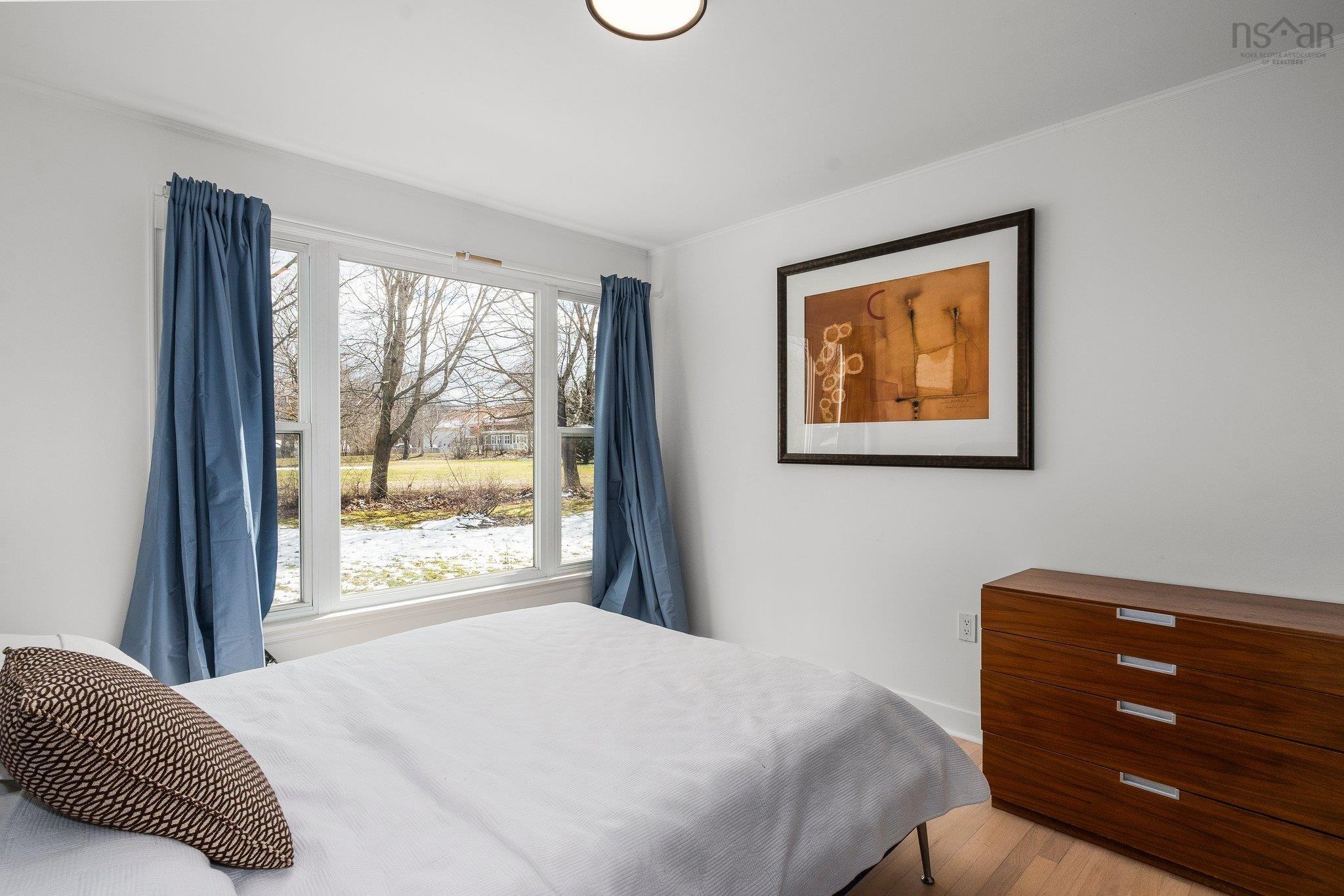 $995,000.00: 10165 Highway 1, Greenwich