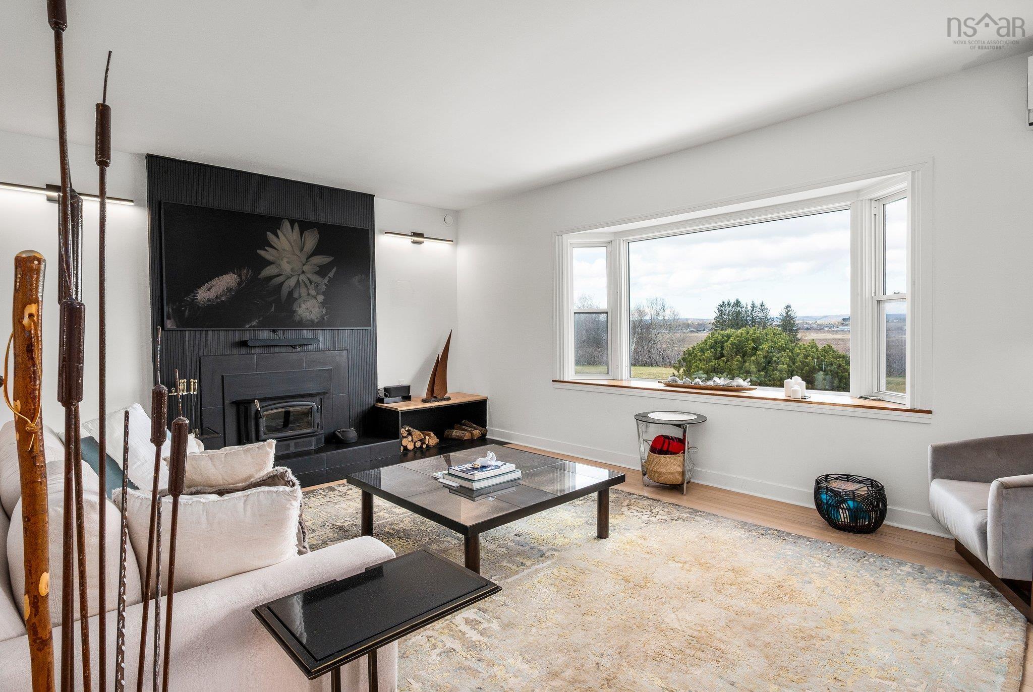 $995,000.00: 10165 Highway 1, Greenwich