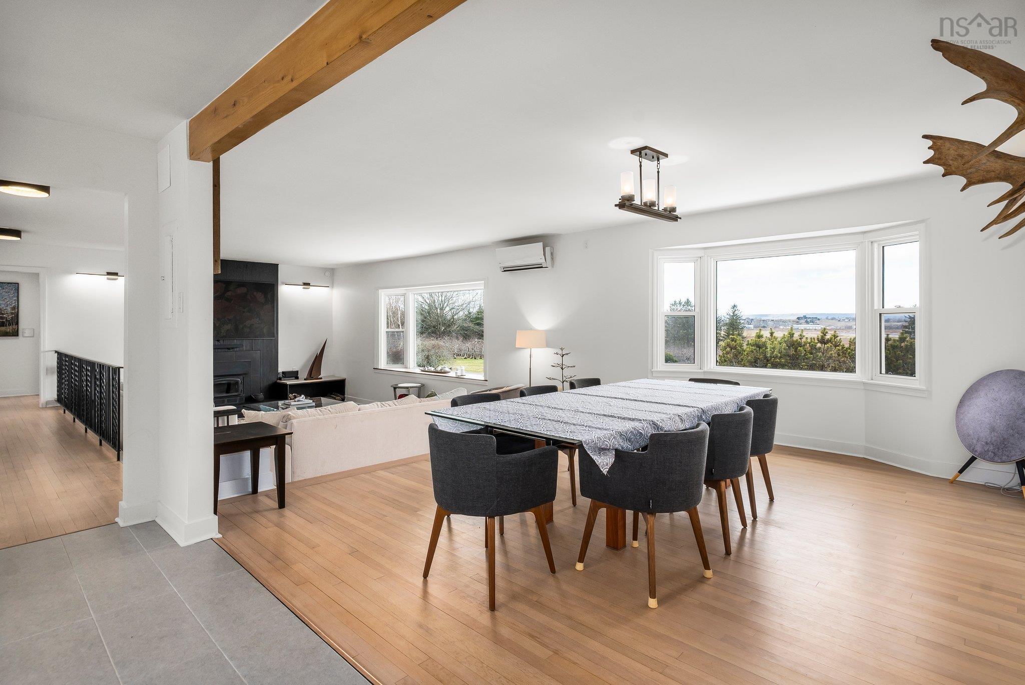 $995,000.00: 10165 Highway 1, Greenwich