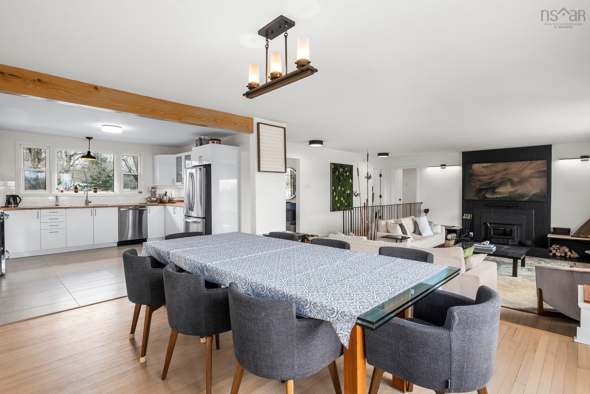 $995,000.00: 10165 Highway 1, Greenwich