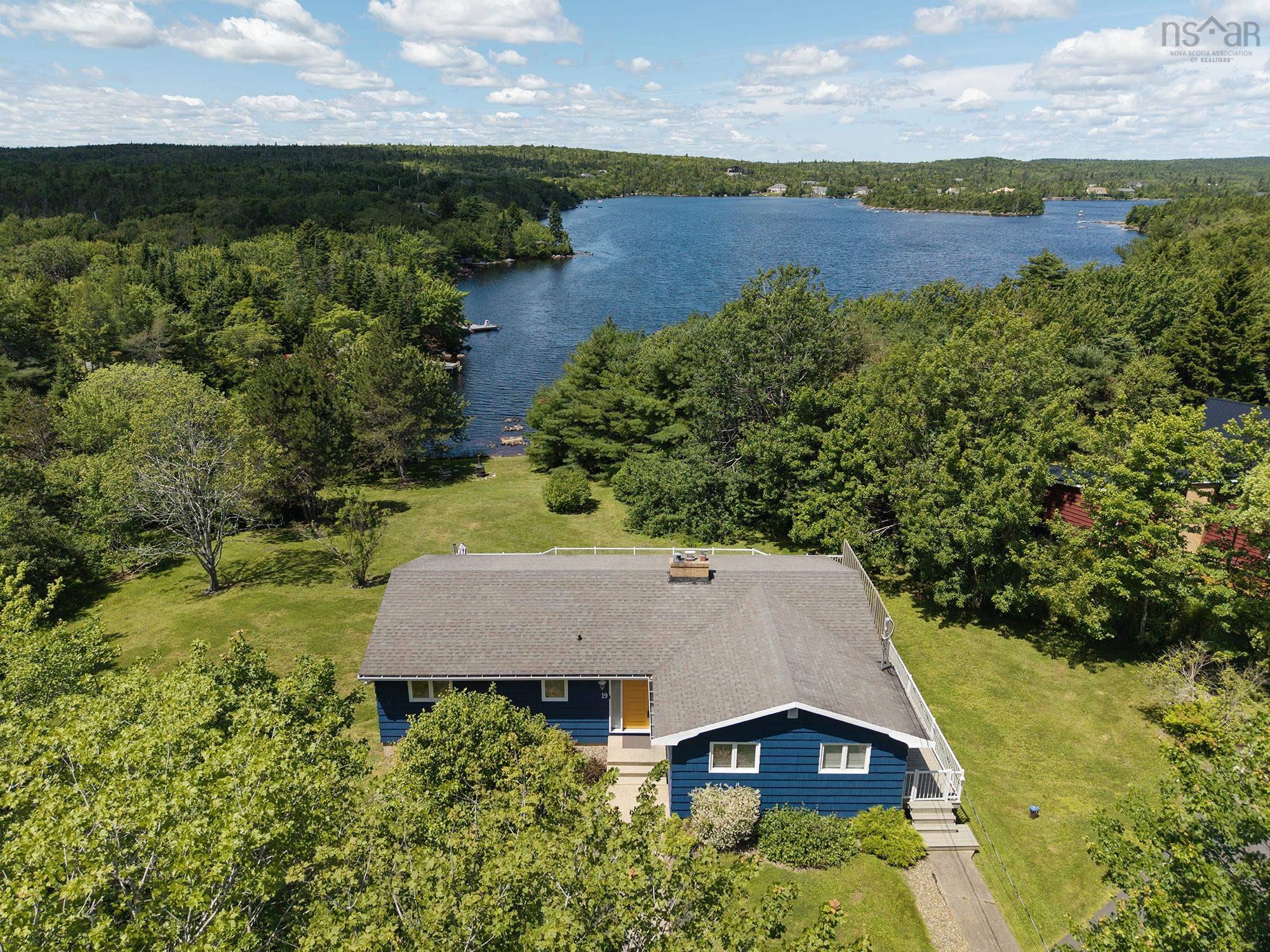 $925,000.00: 19 Francie Drive, Williamswood