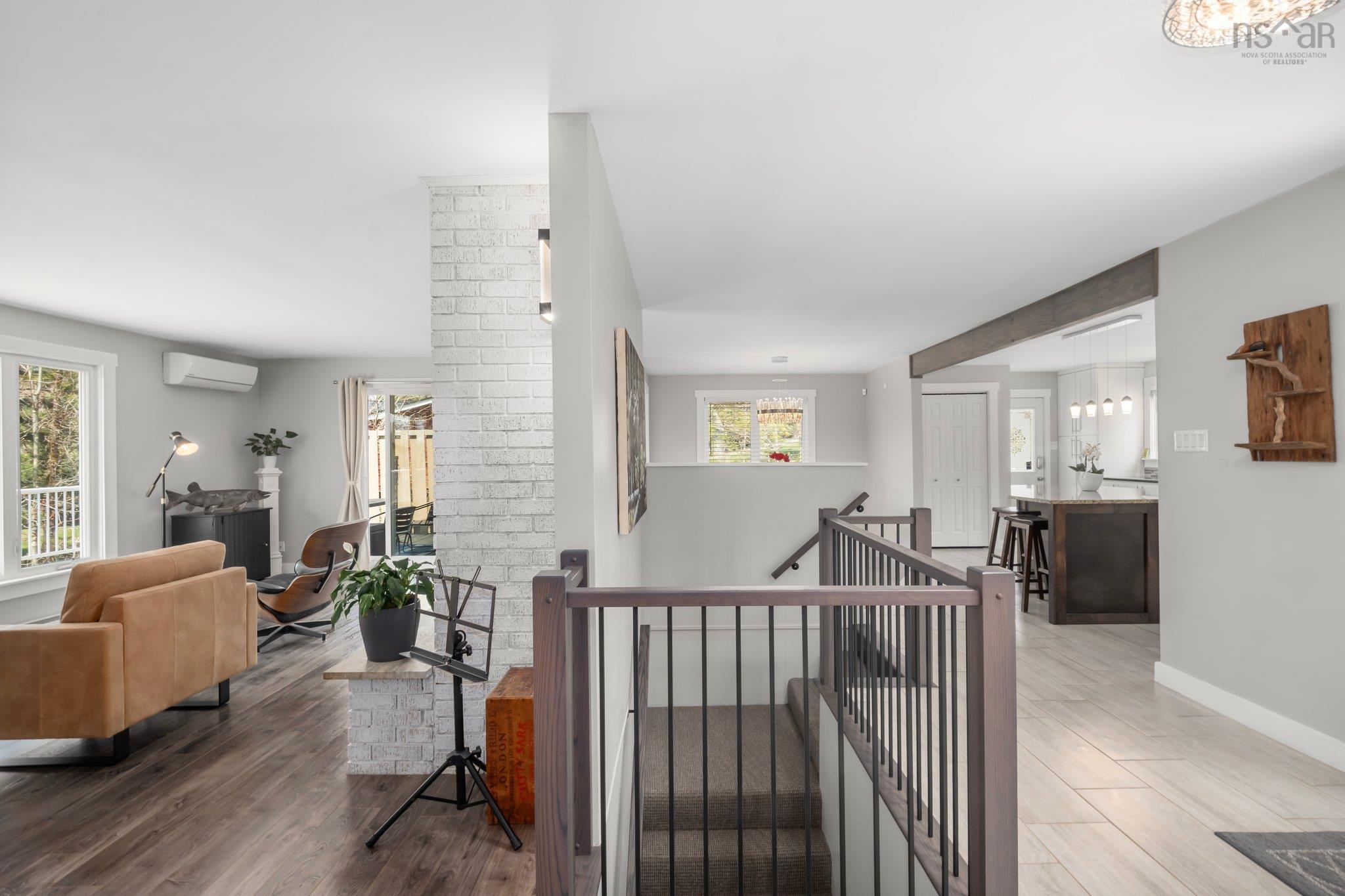 $925,000.00: 19 Francie Drive, Williamswood