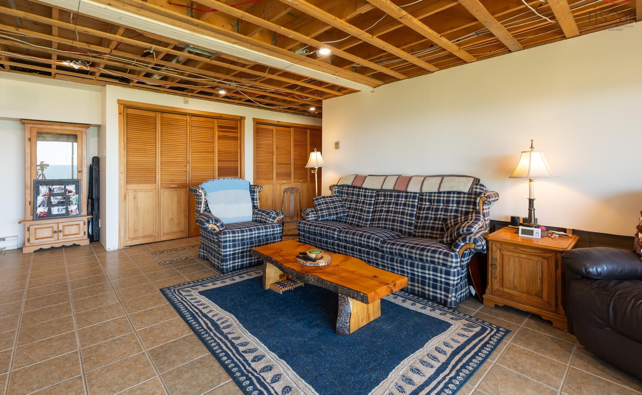 $699,900.00: 194 Thomas Road, Cape Forchu