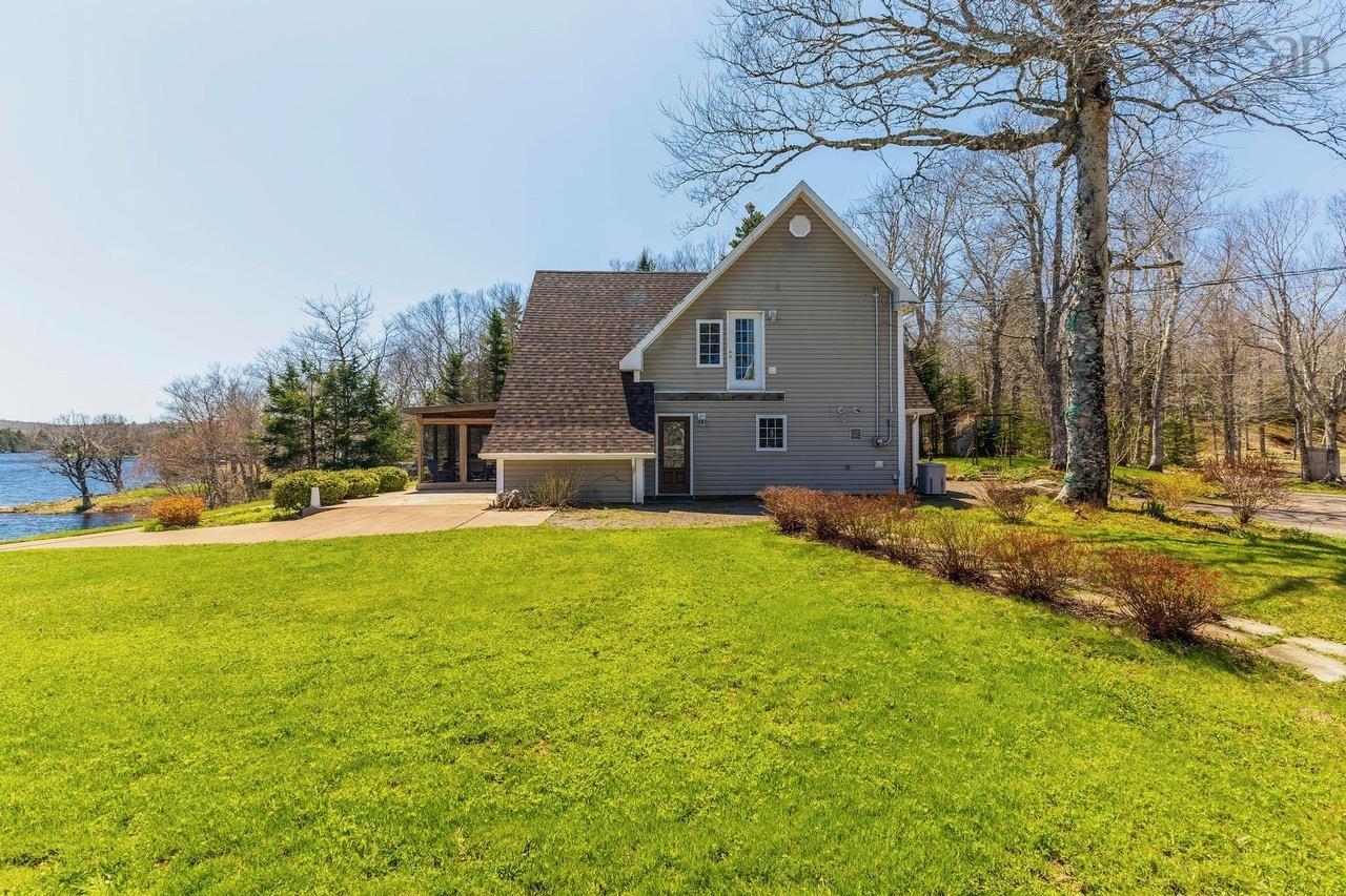 $829,900.00: 344 Hart Lake Road, Hart Lake