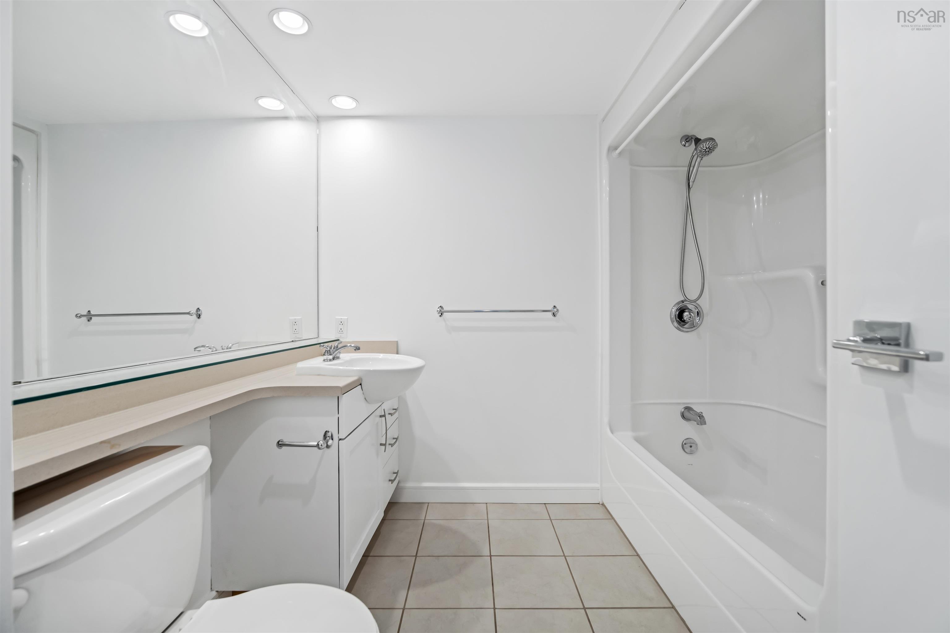 $949,900.00: 234 1477 Lower Water Street, Halifax