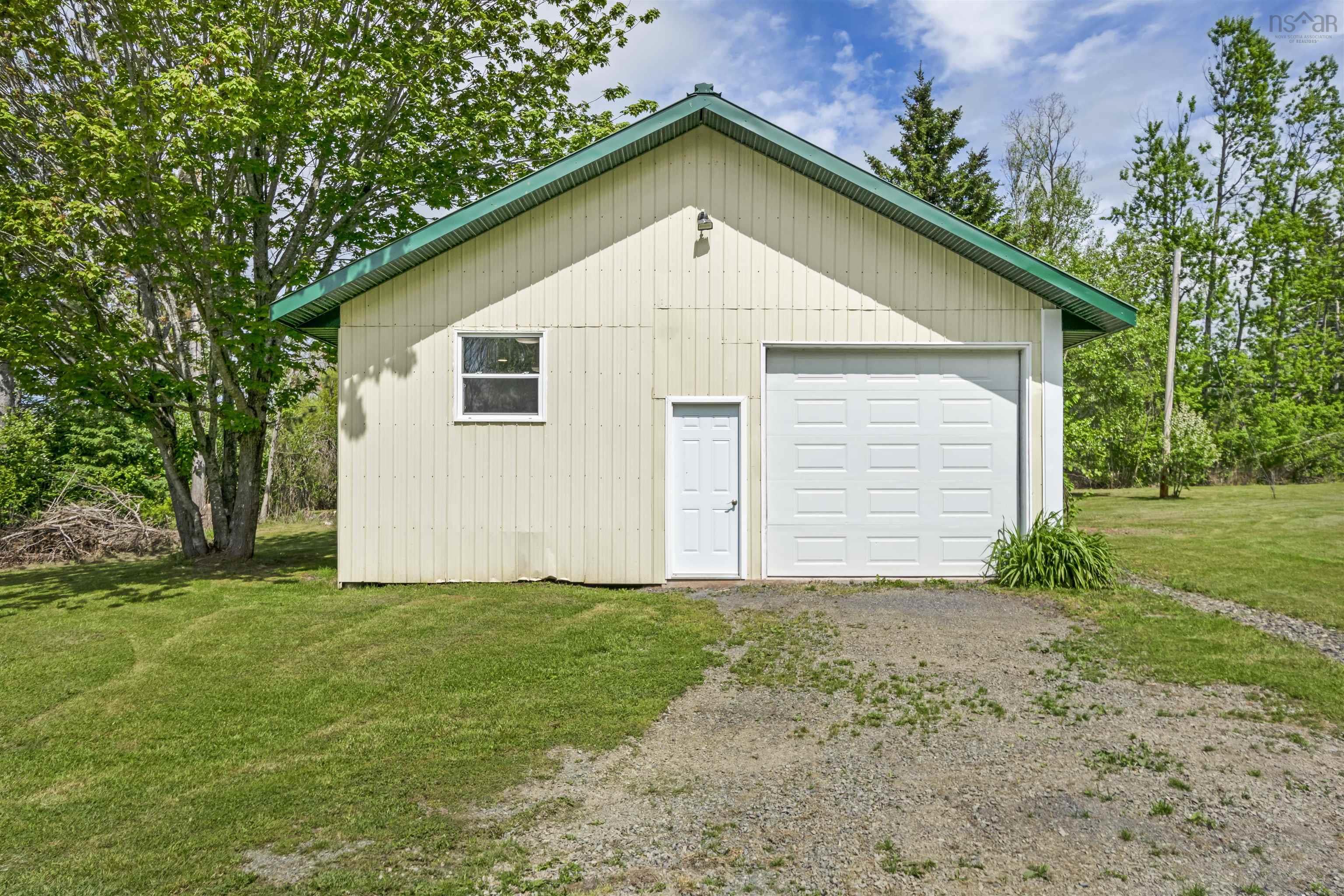 $149,900.00: 3654 Shore Road, Ponds