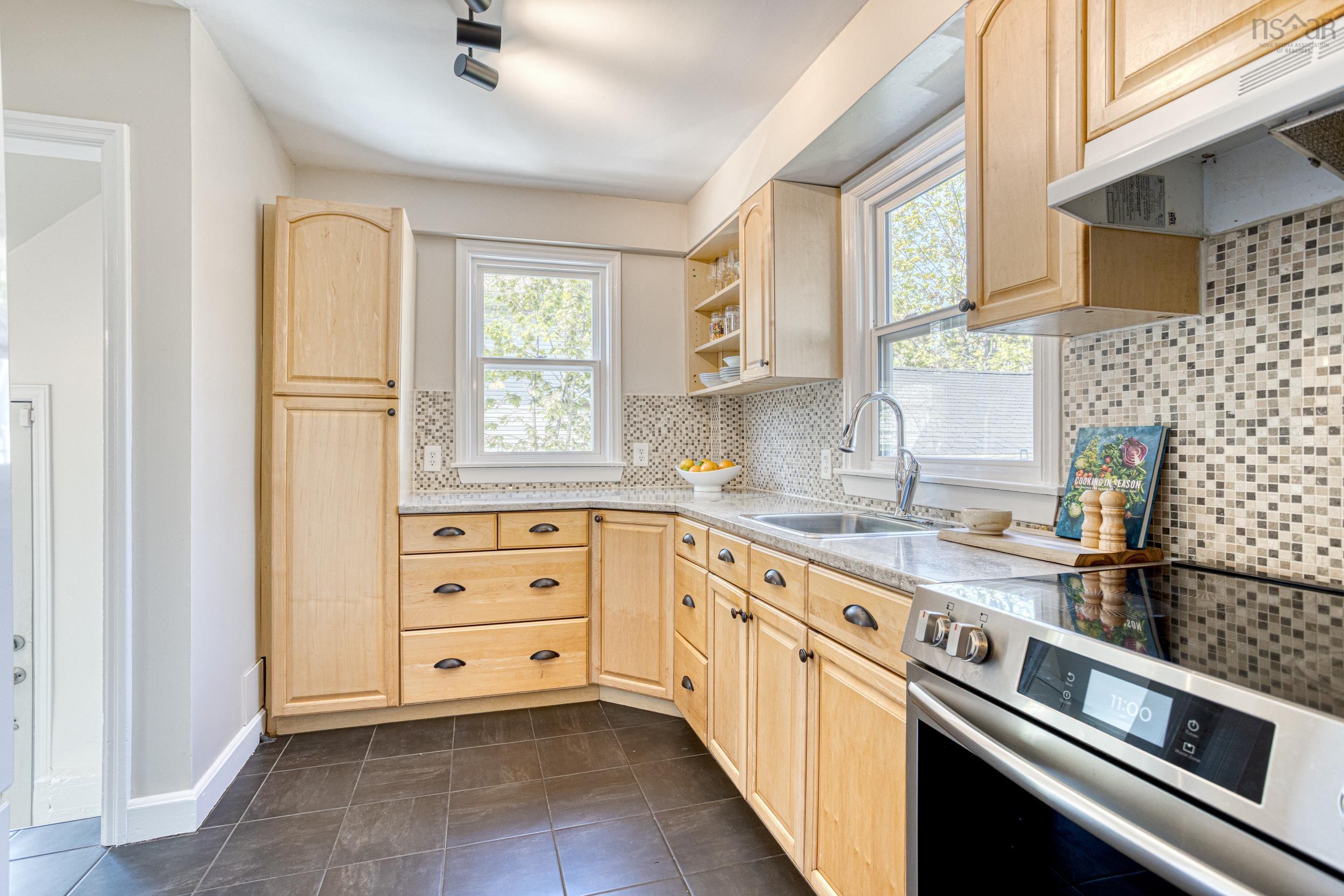 $725,000.00: 6415 Seaforth Street, Halifax