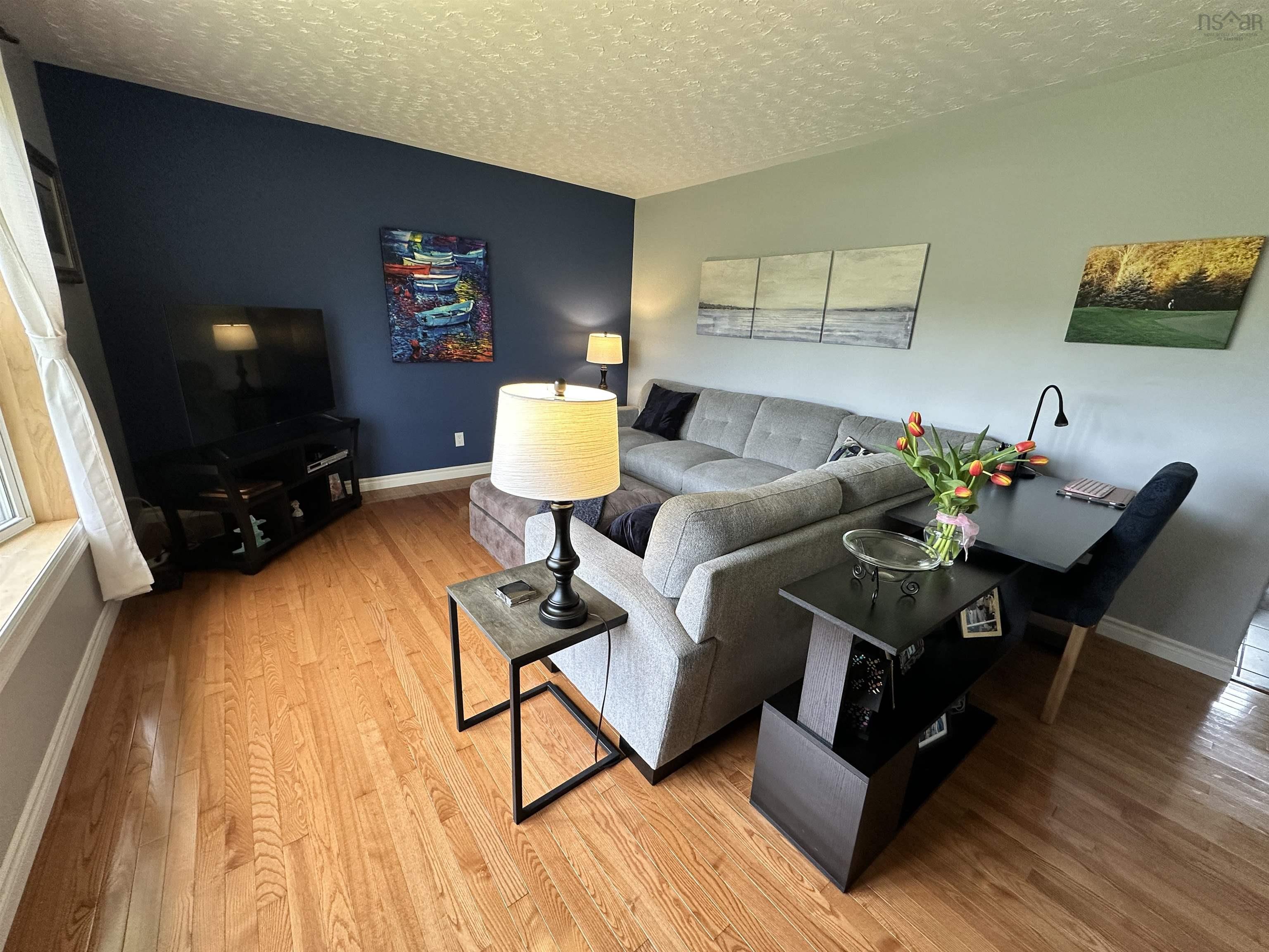 $389,900.00: 2 Delcon Avenue, Pine Grove