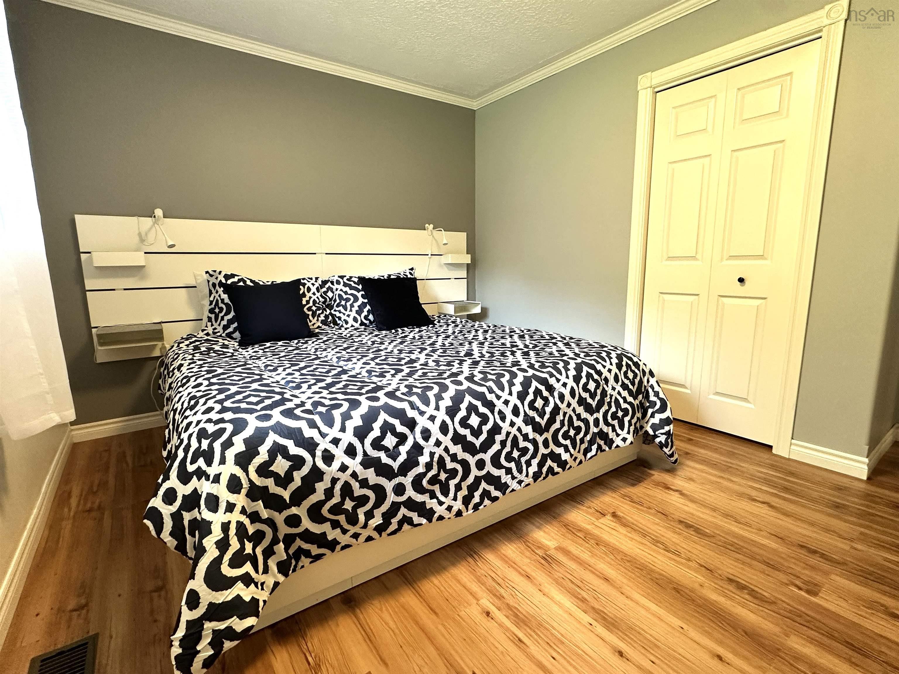 $389,900.00: 2 Delcon Avenue, Pine Grove