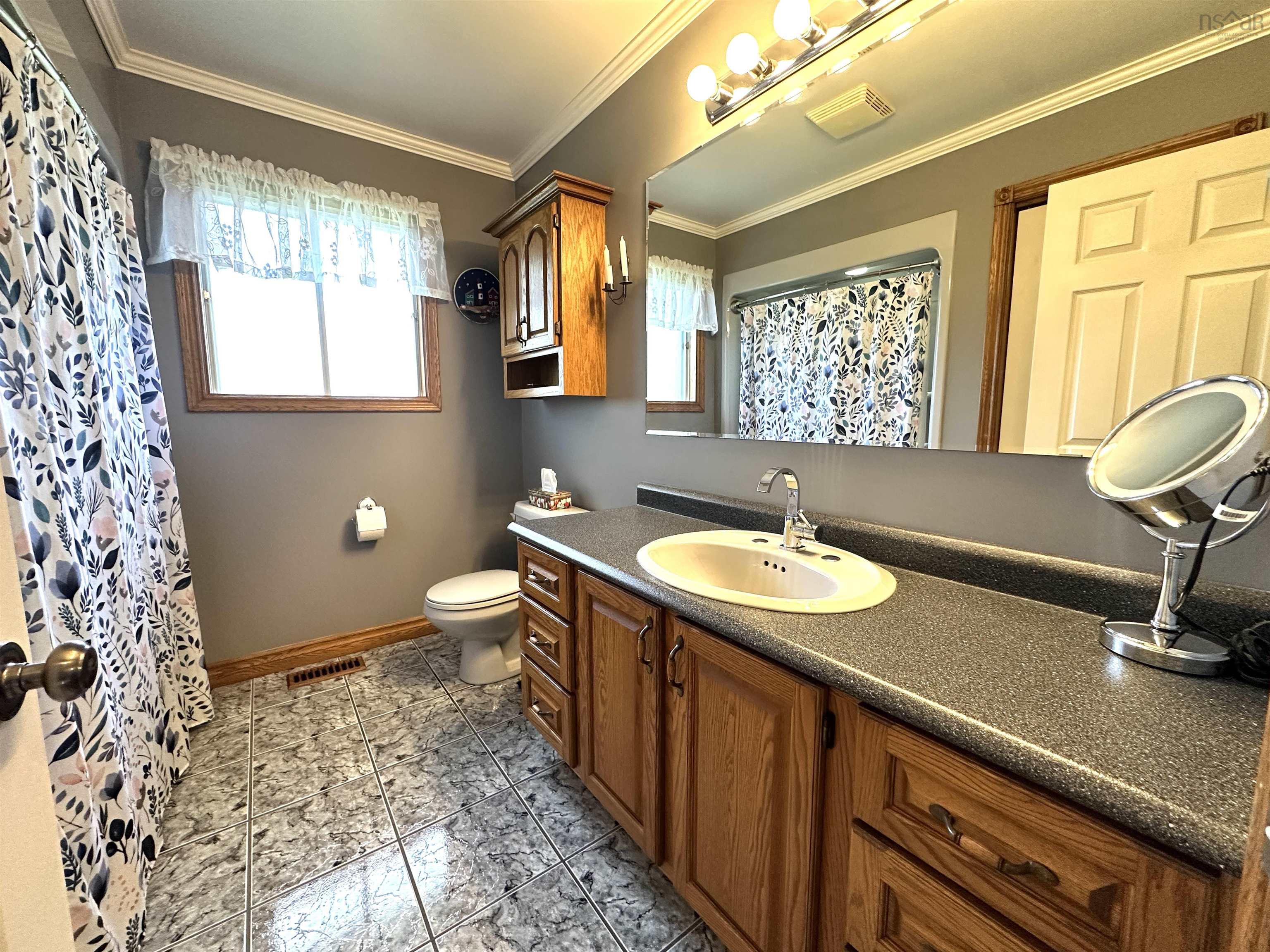 $389,900.00: 2 Delcon Avenue, Pine Grove