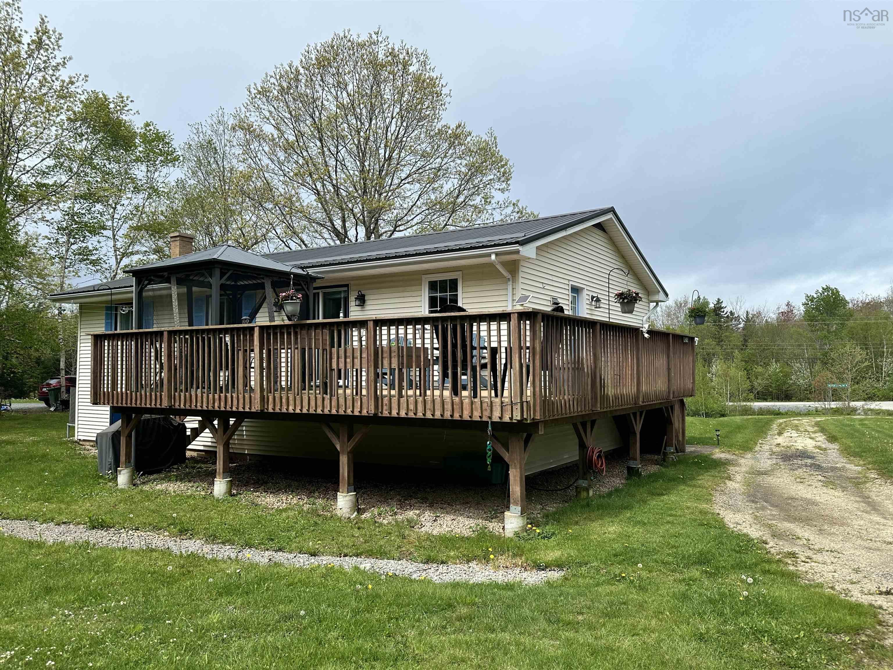 $389,900.00: 2 Delcon Avenue, Pine Grove