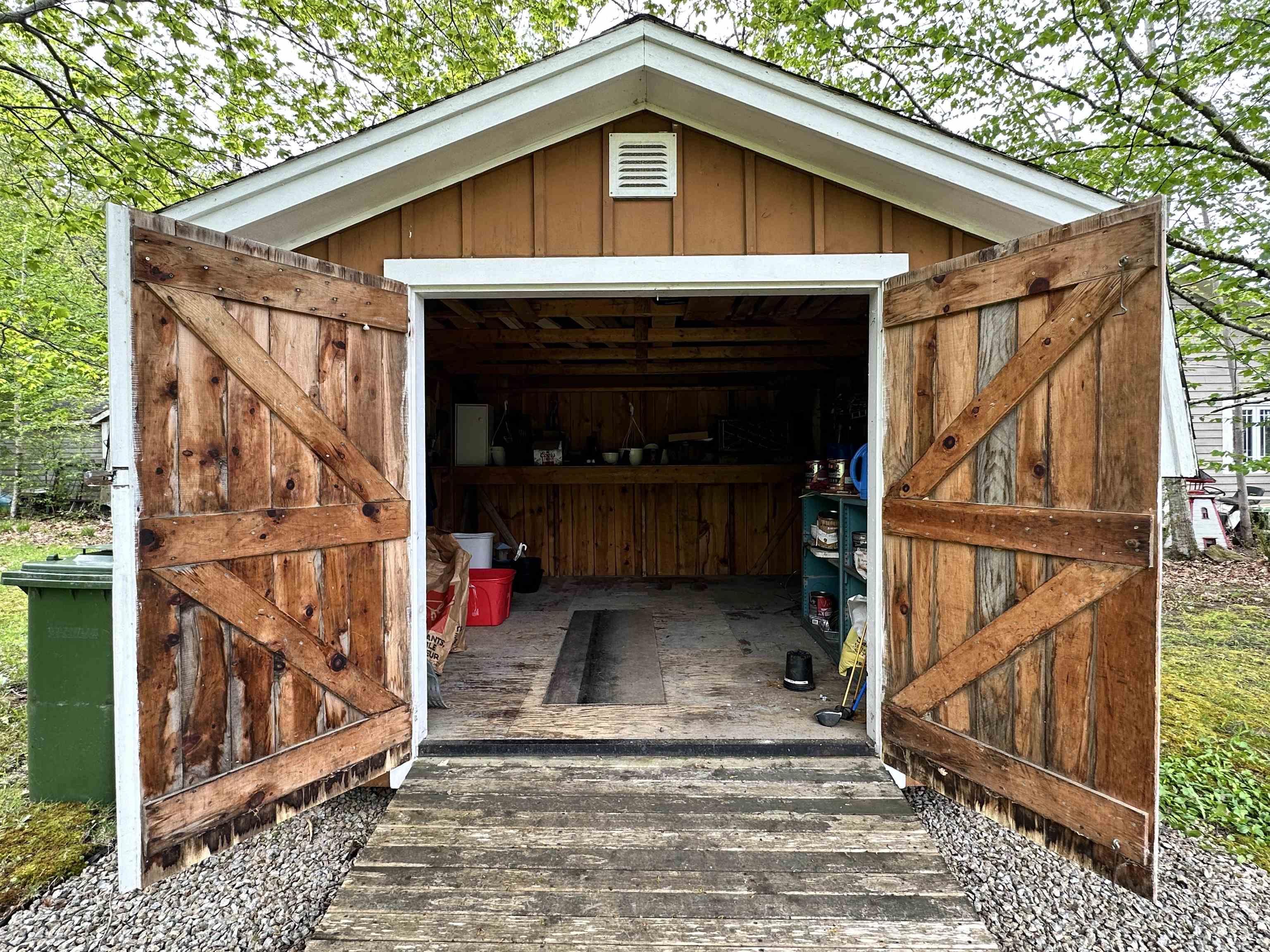 $389,900.00: 2 Delcon Avenue, Pine Grove