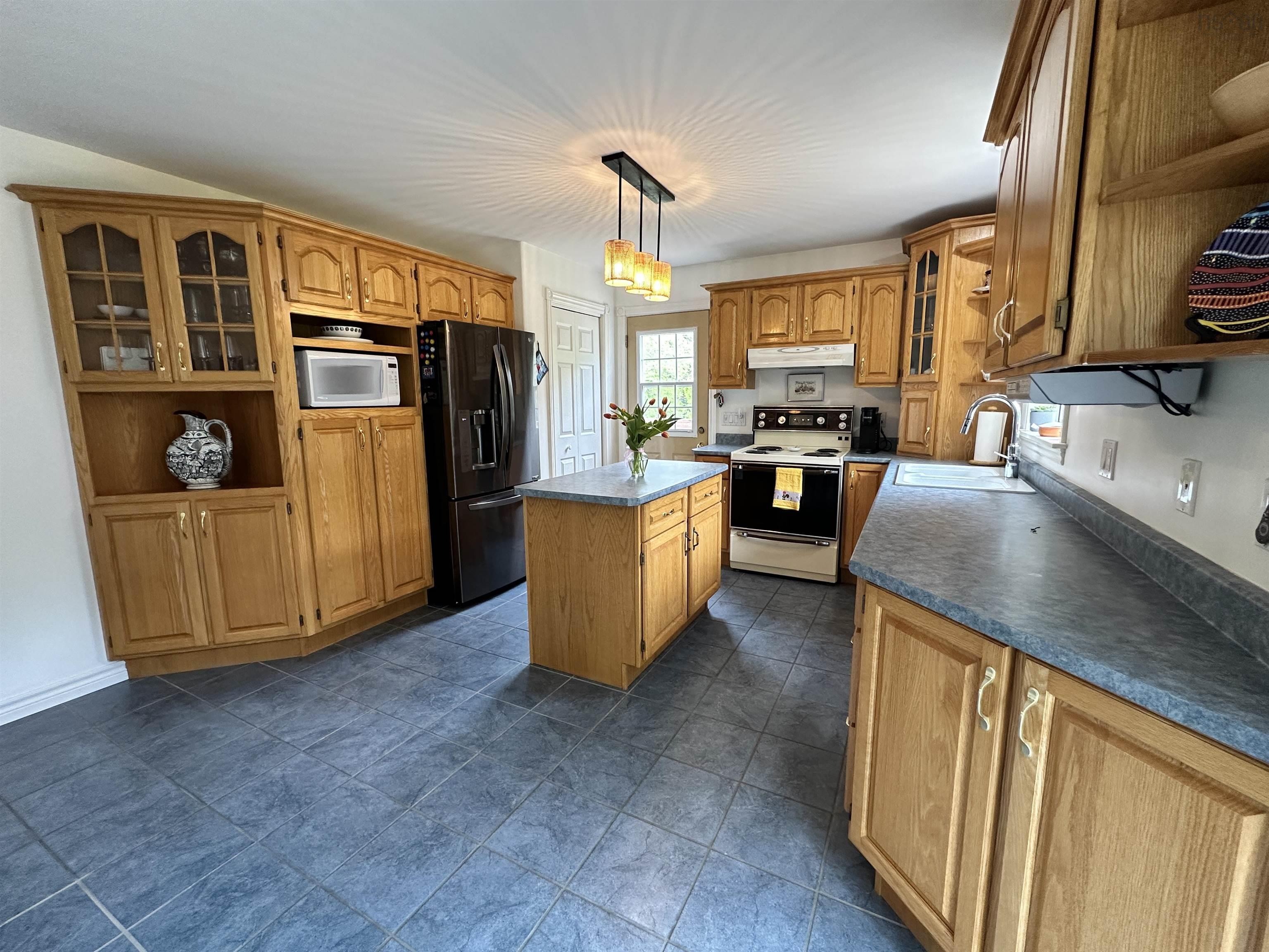 $389,900.00: 2 Delcon Avenue, Pine Grove