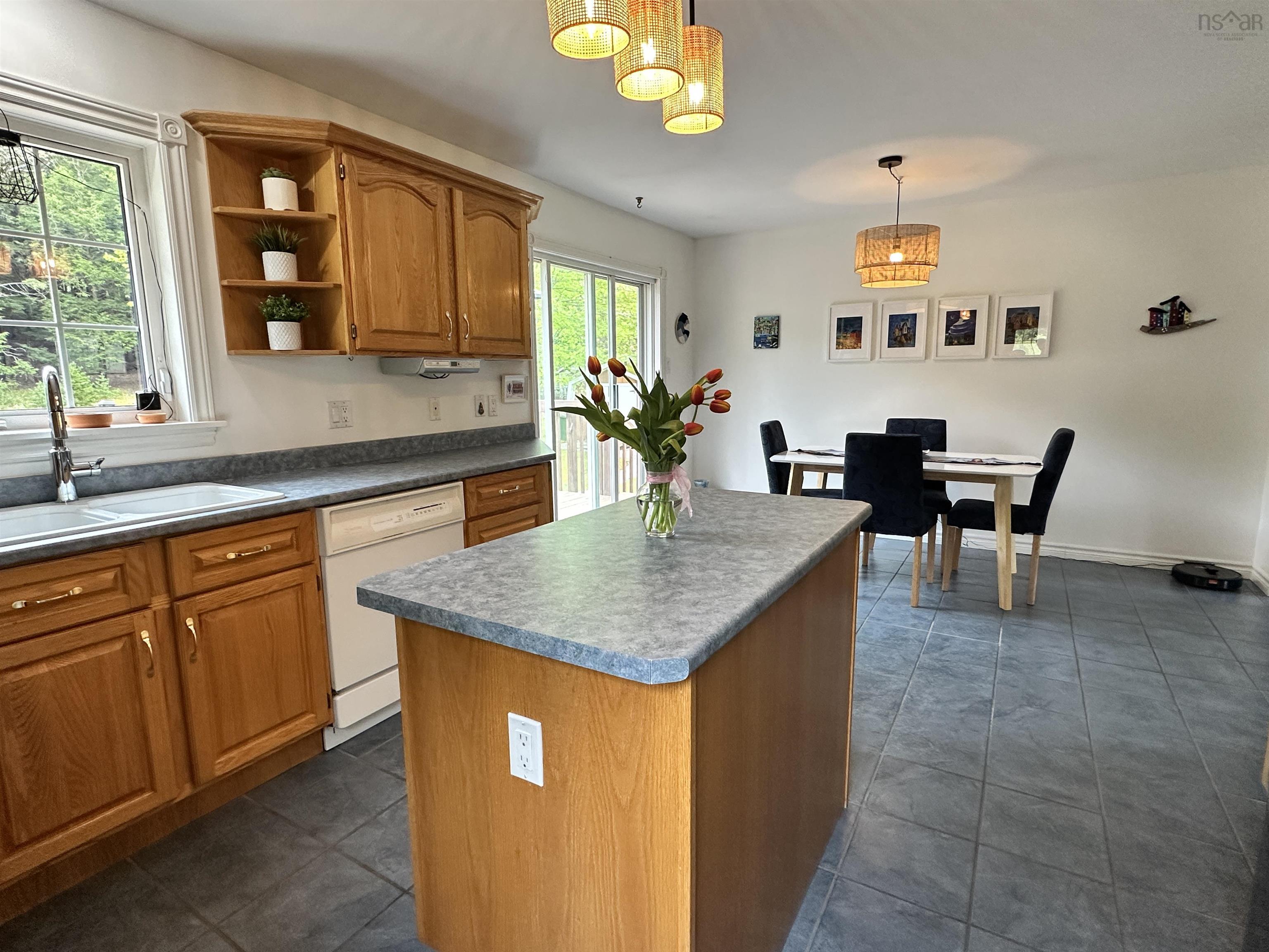 $389,900.00: 2 Delcon Avenue, Pine Grove