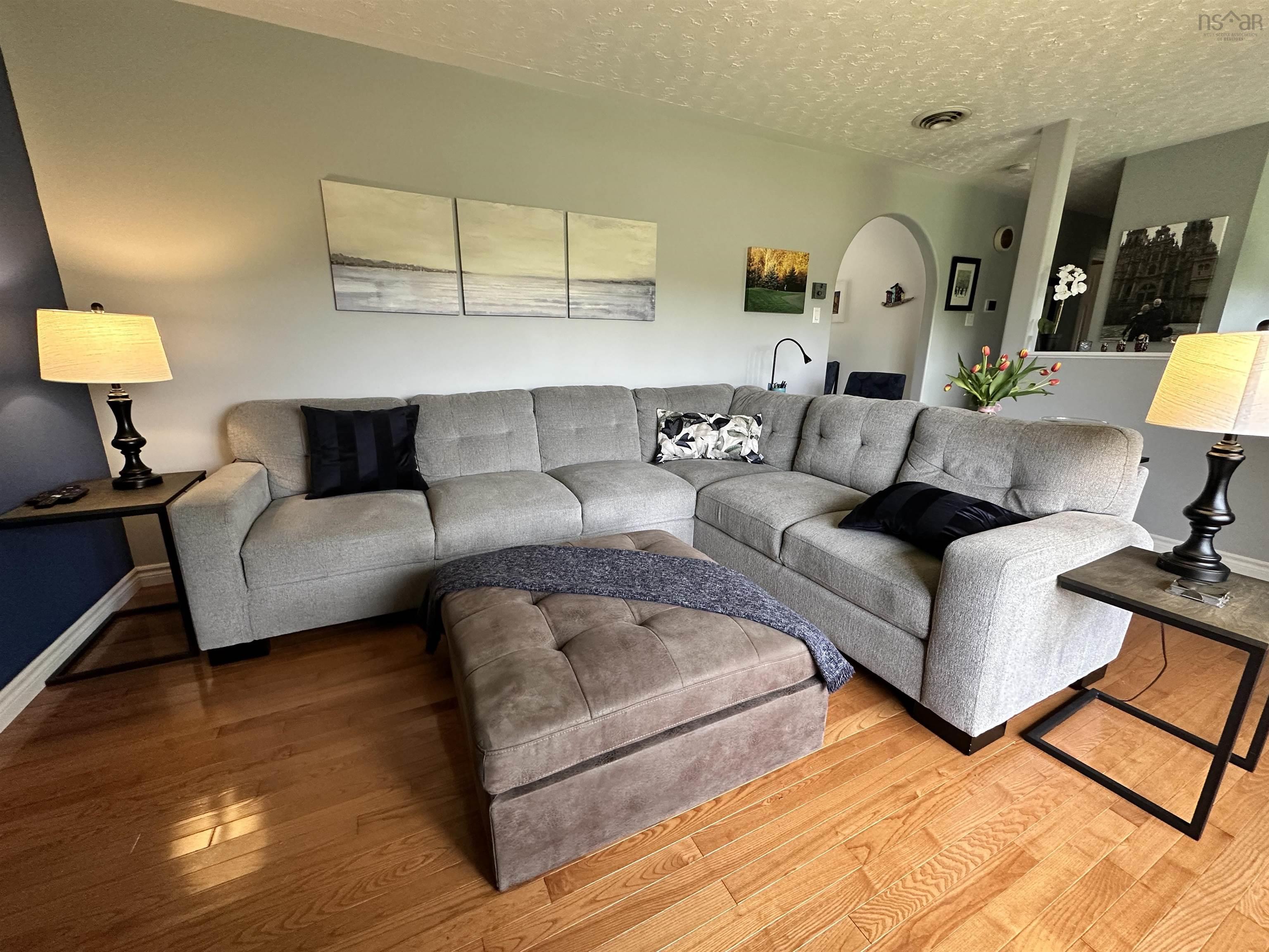 $389,900.00: 2 Delcon Avenue, Pine Grove