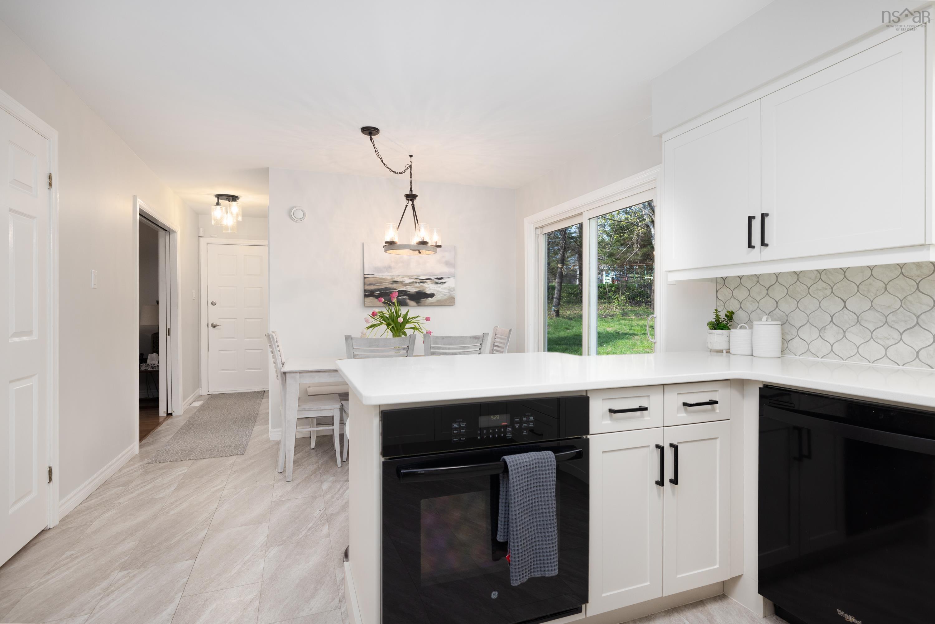 $999,900.00: 55 Peregrine Crescent, Bedford