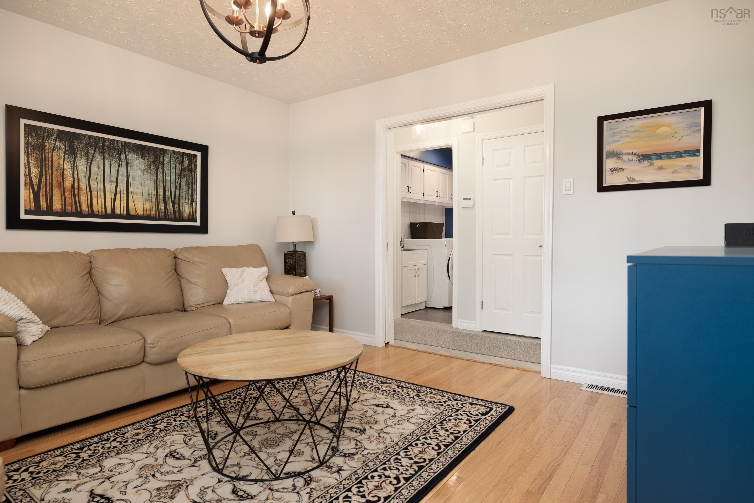 $999,900.00: 55 Peregrine Crescent, Bedford