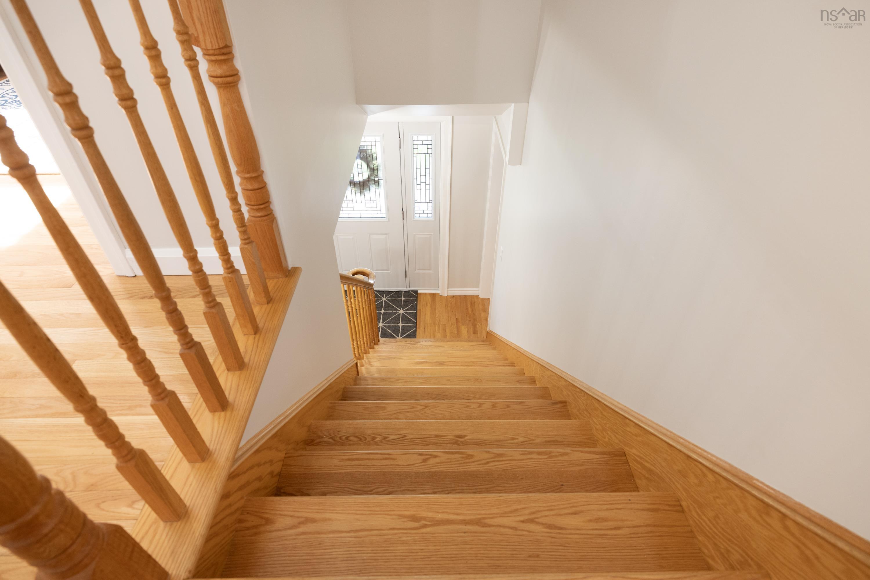 $999,900.00: 55 Peregrine Crescent, Bedford