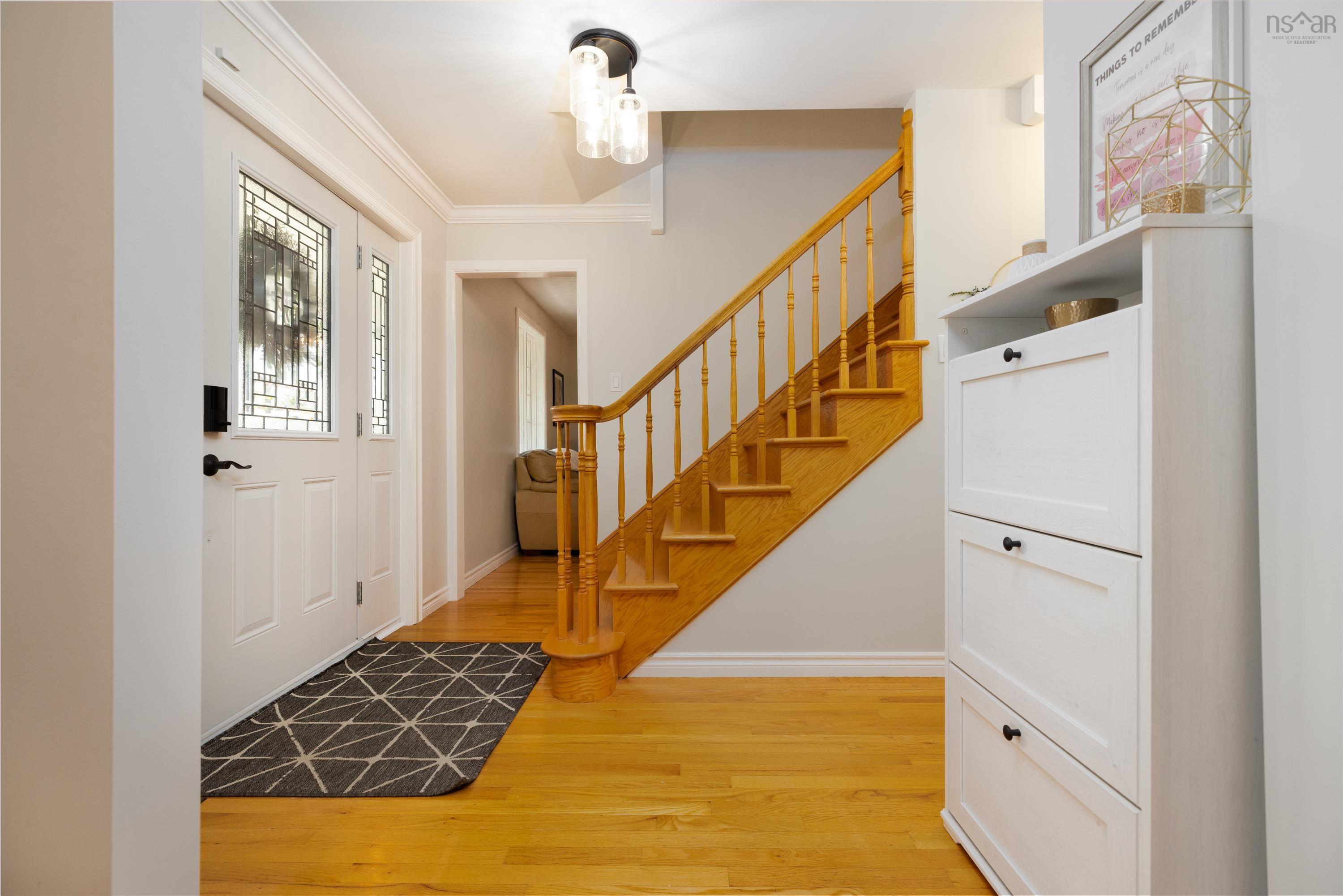 $999,900.00: 55 Peregrine Crescent, Bedford