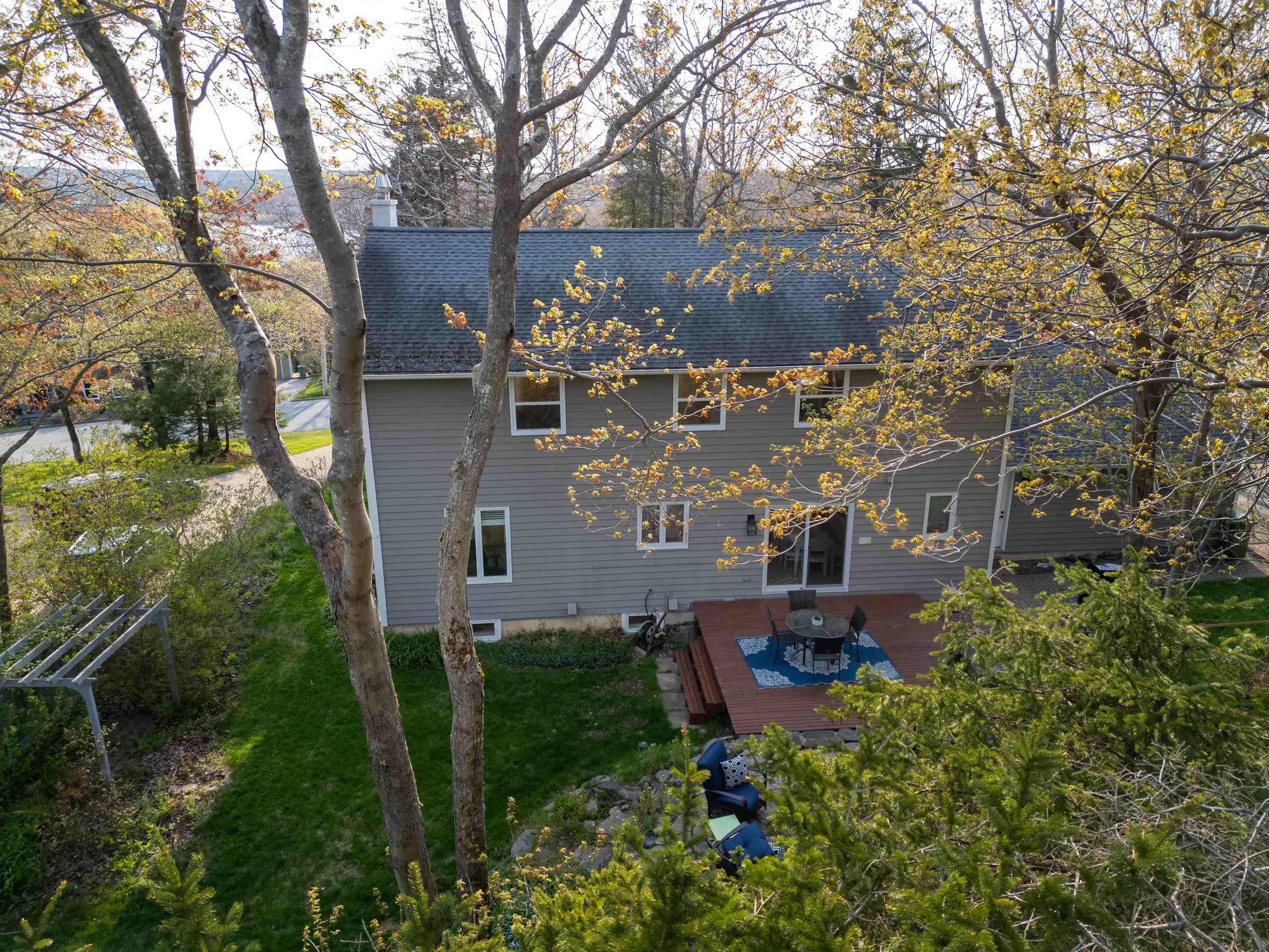 $999,900.00: 55 Peregrine Crescent, Bedford