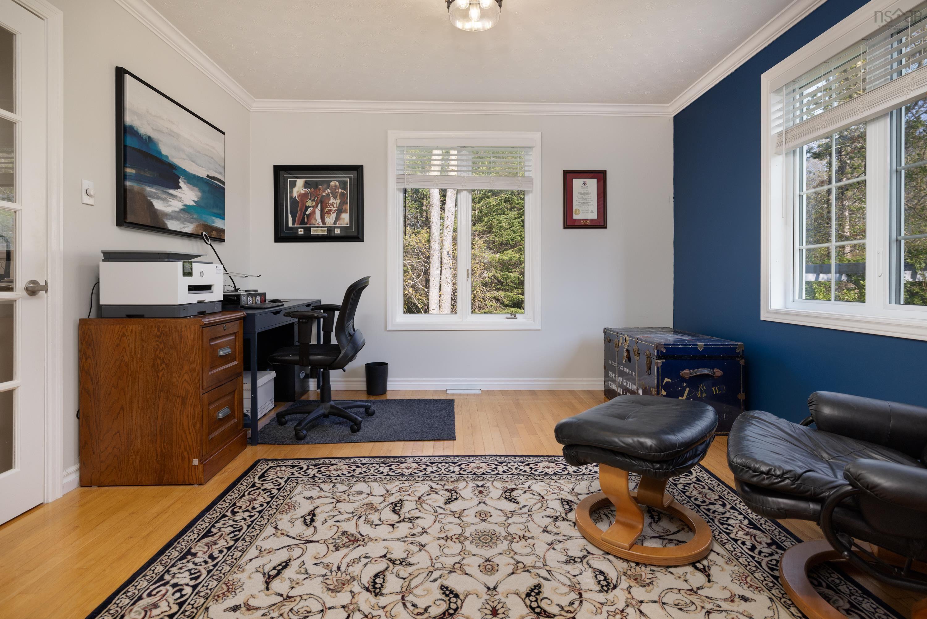 $999,900.00: 55 Peregrine Crescent, Bedford