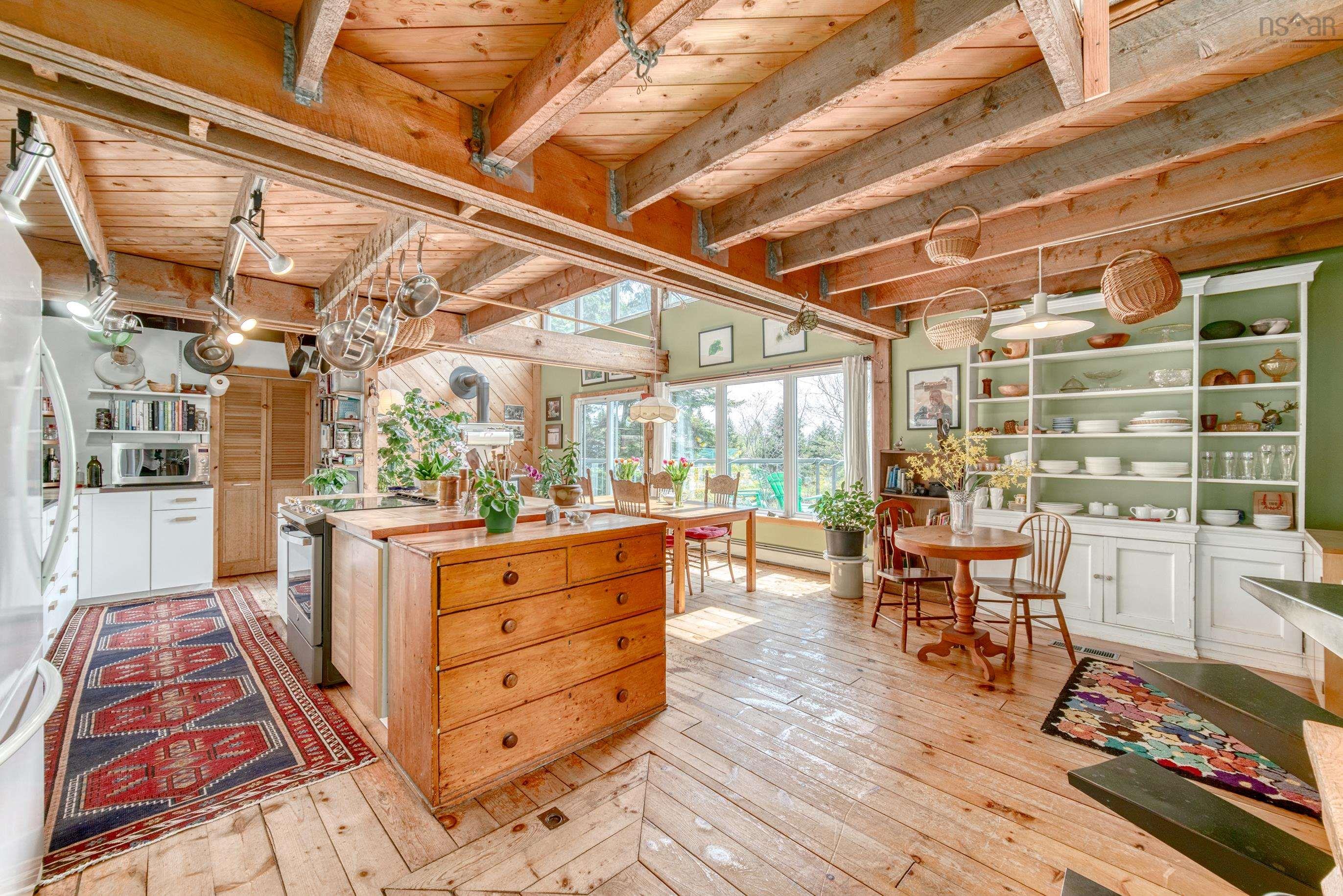$899,900.00: 19 Stevens Road, Boutiliers Point