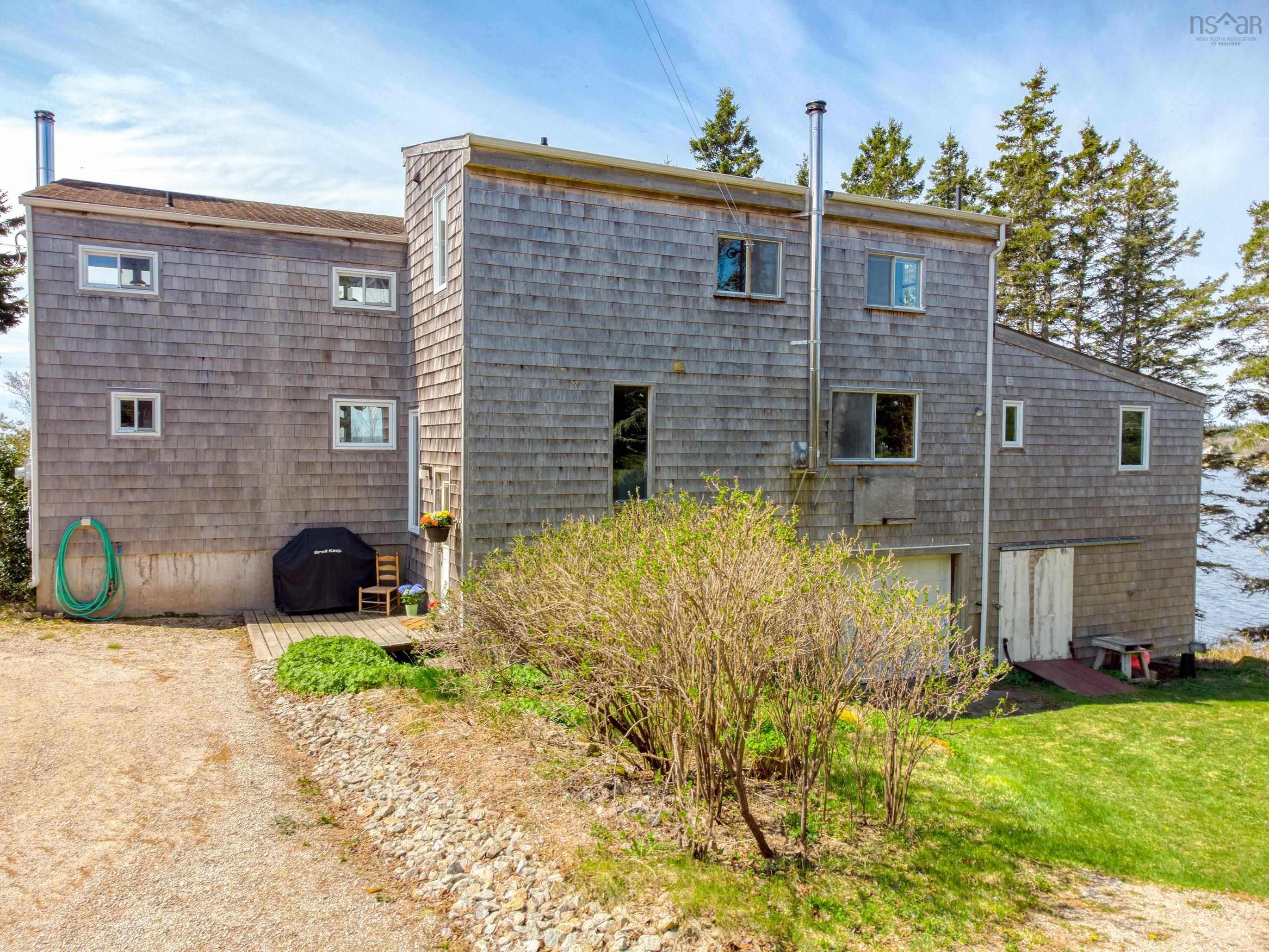 $899,900.00: 19 Stevens Road, Boutiliers Point