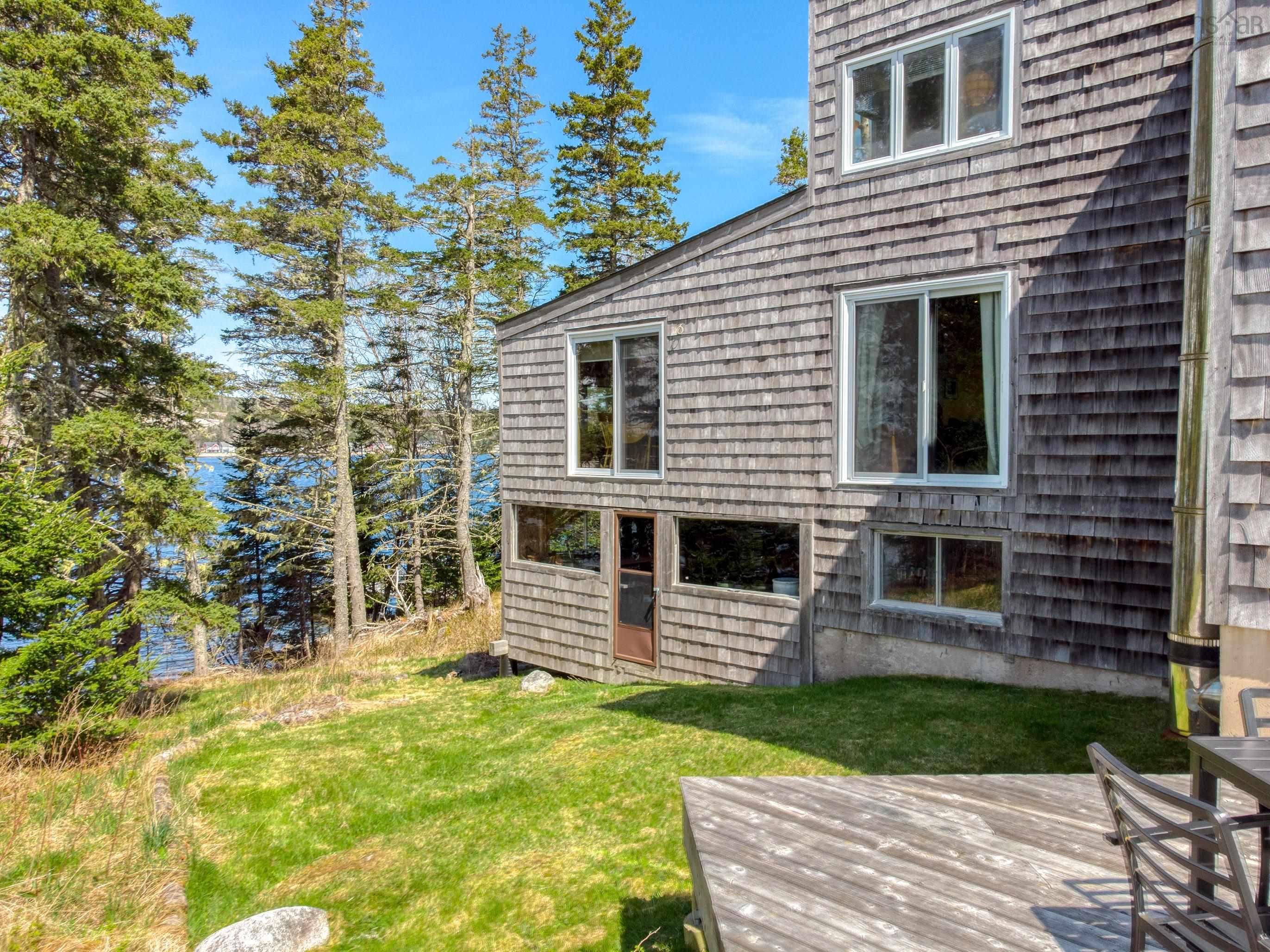 $899,900.00: 19 Stevens Road, Boutiliers Point