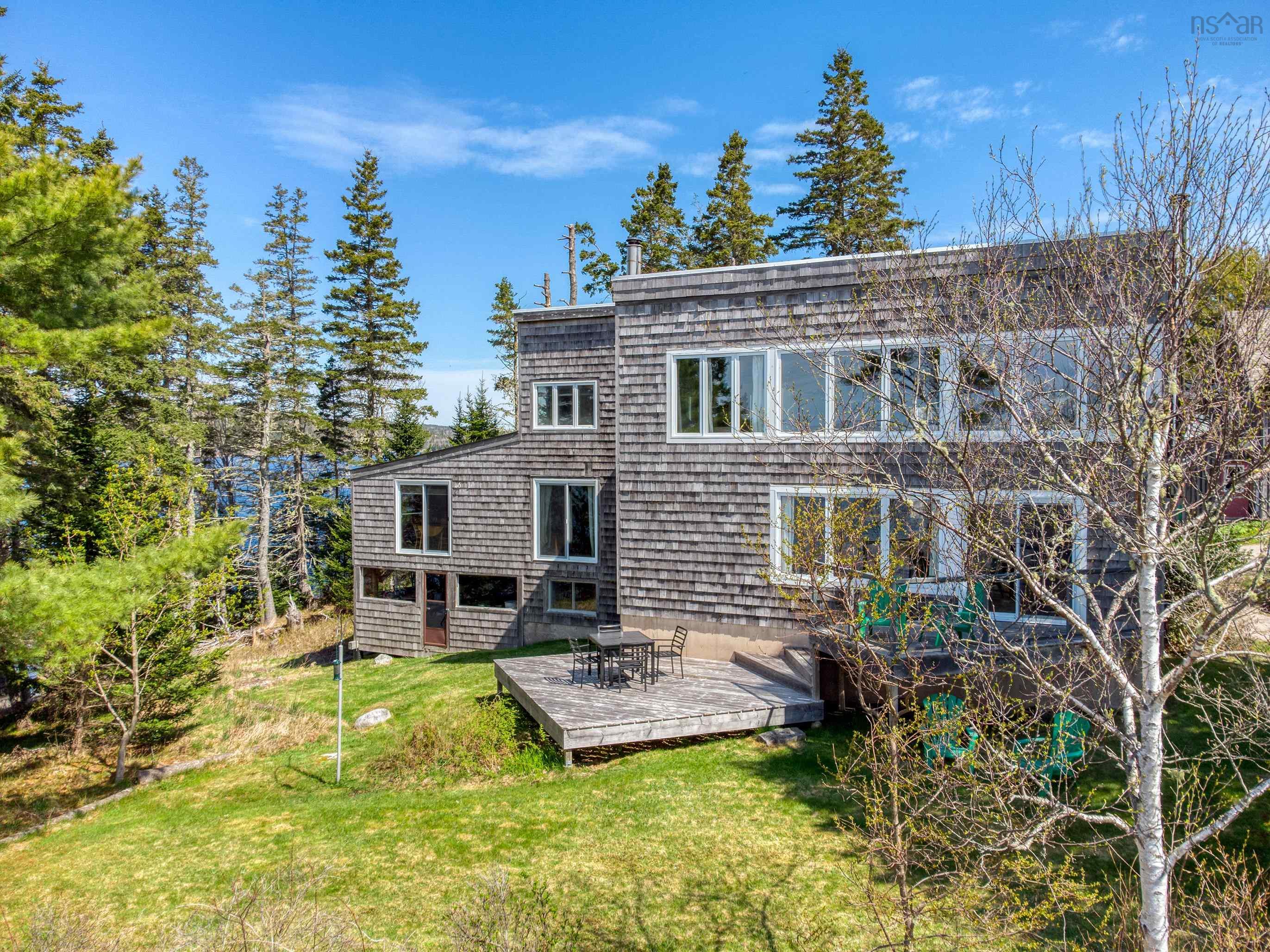 $899,900.00: 19 Stevens Road, Boutiliers Point