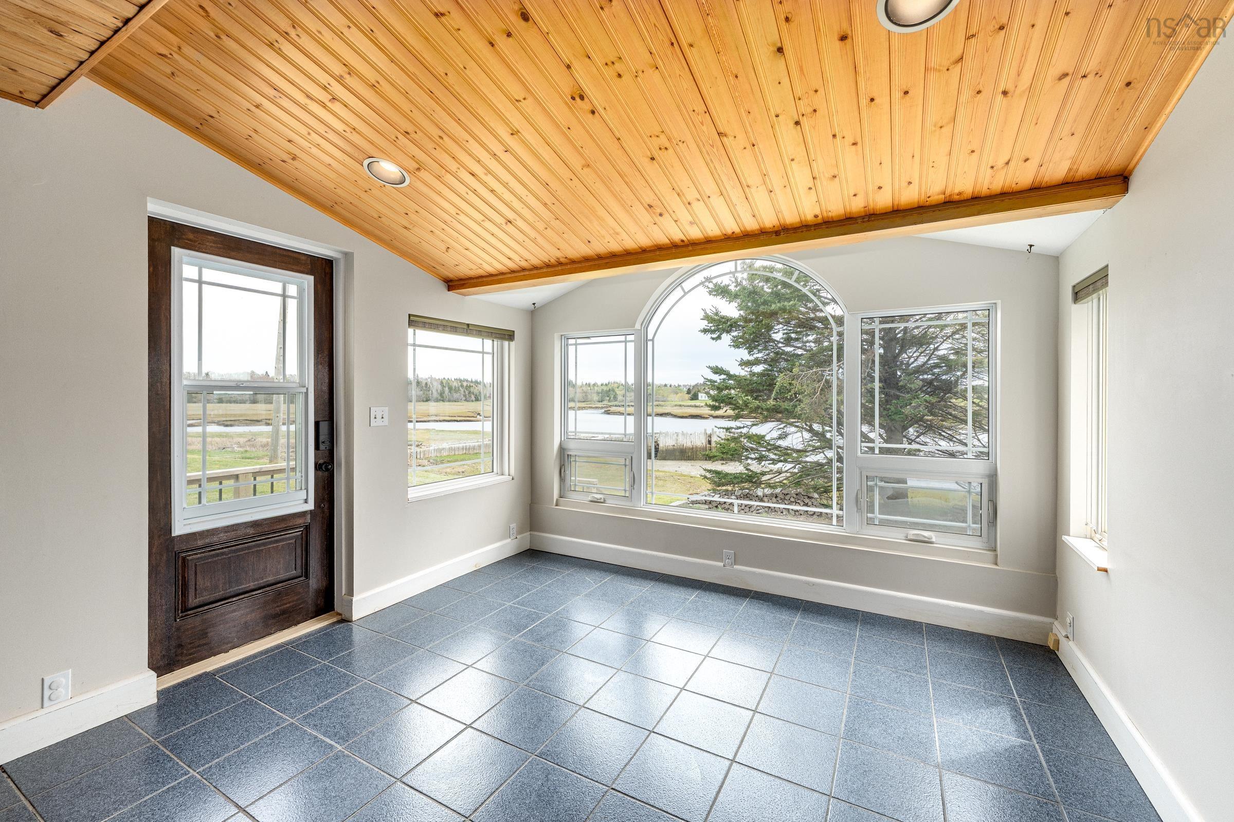 $380,000.00: 9080 Highway 1, Meteghan River