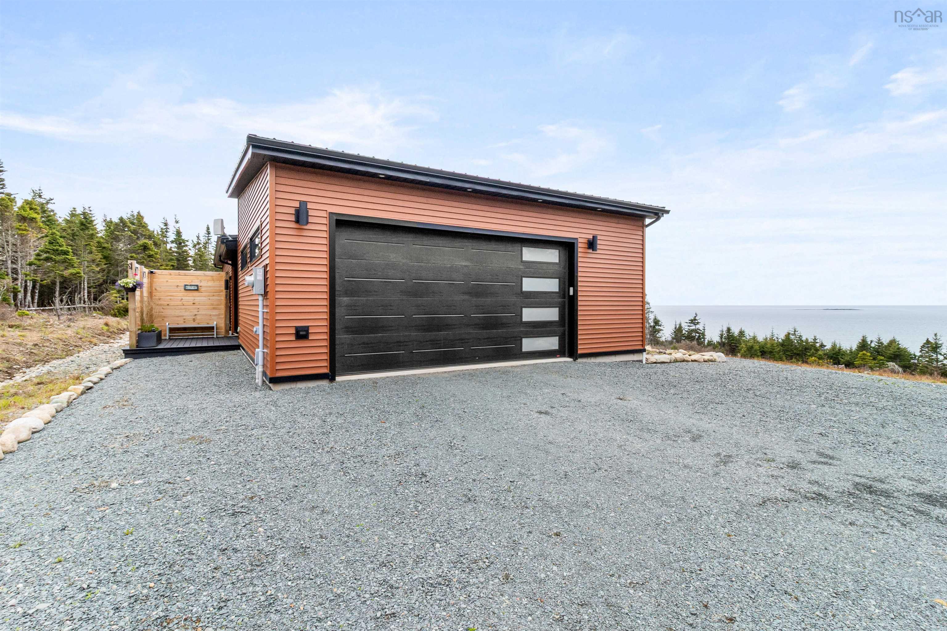 $785,000.00: 110 Kaakwogook Way, Clam Bay